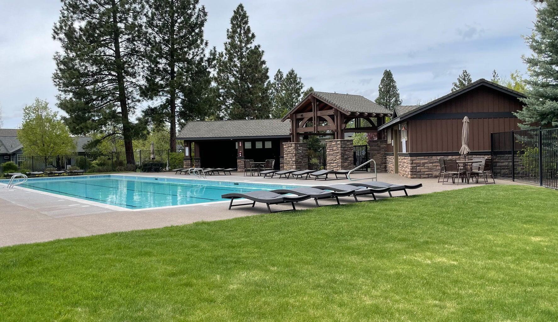 19385 Blue Lake Loop