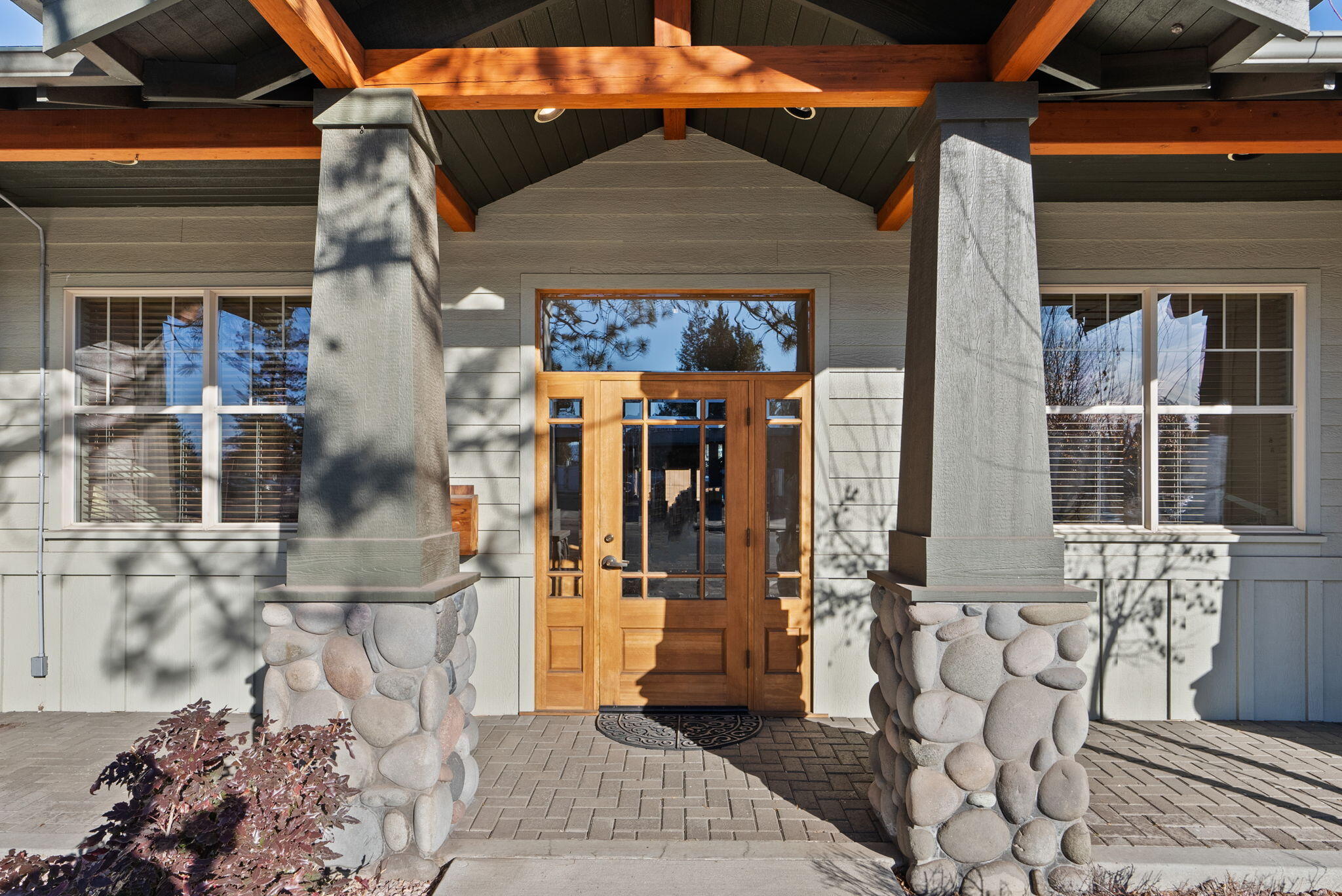 392 W Main Avenue, 2