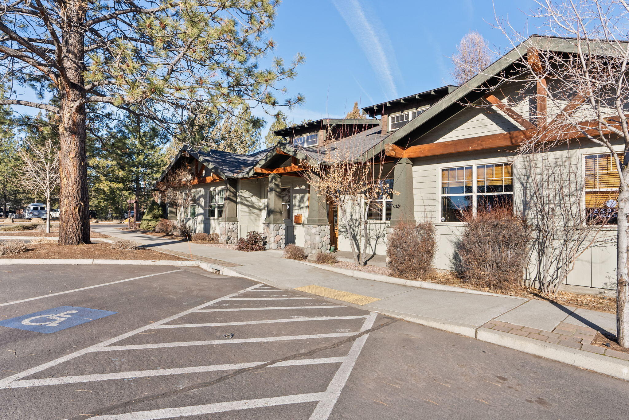 392 W Main Avenue, 2