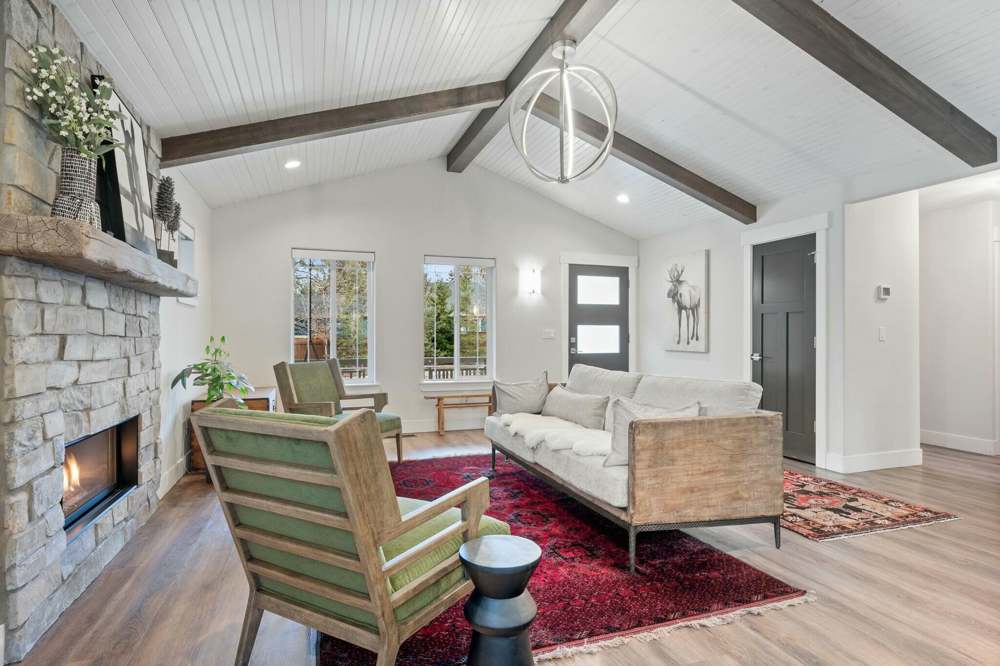 2122 NW Torrey Pines Drive