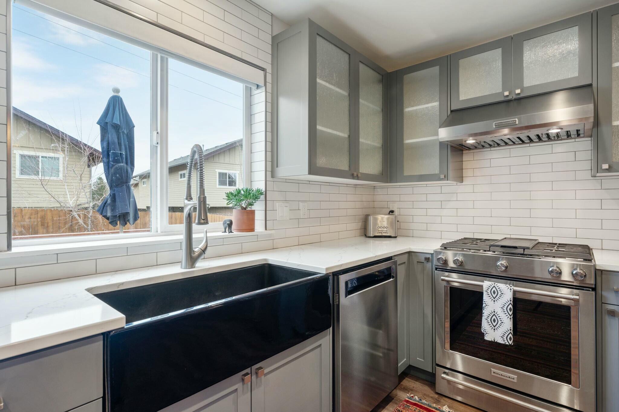 2122 NW Torrey Pines Drive