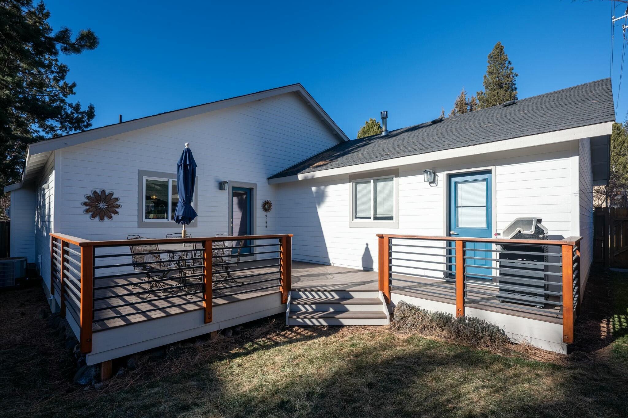 2122 NW Torrey Pines Drive