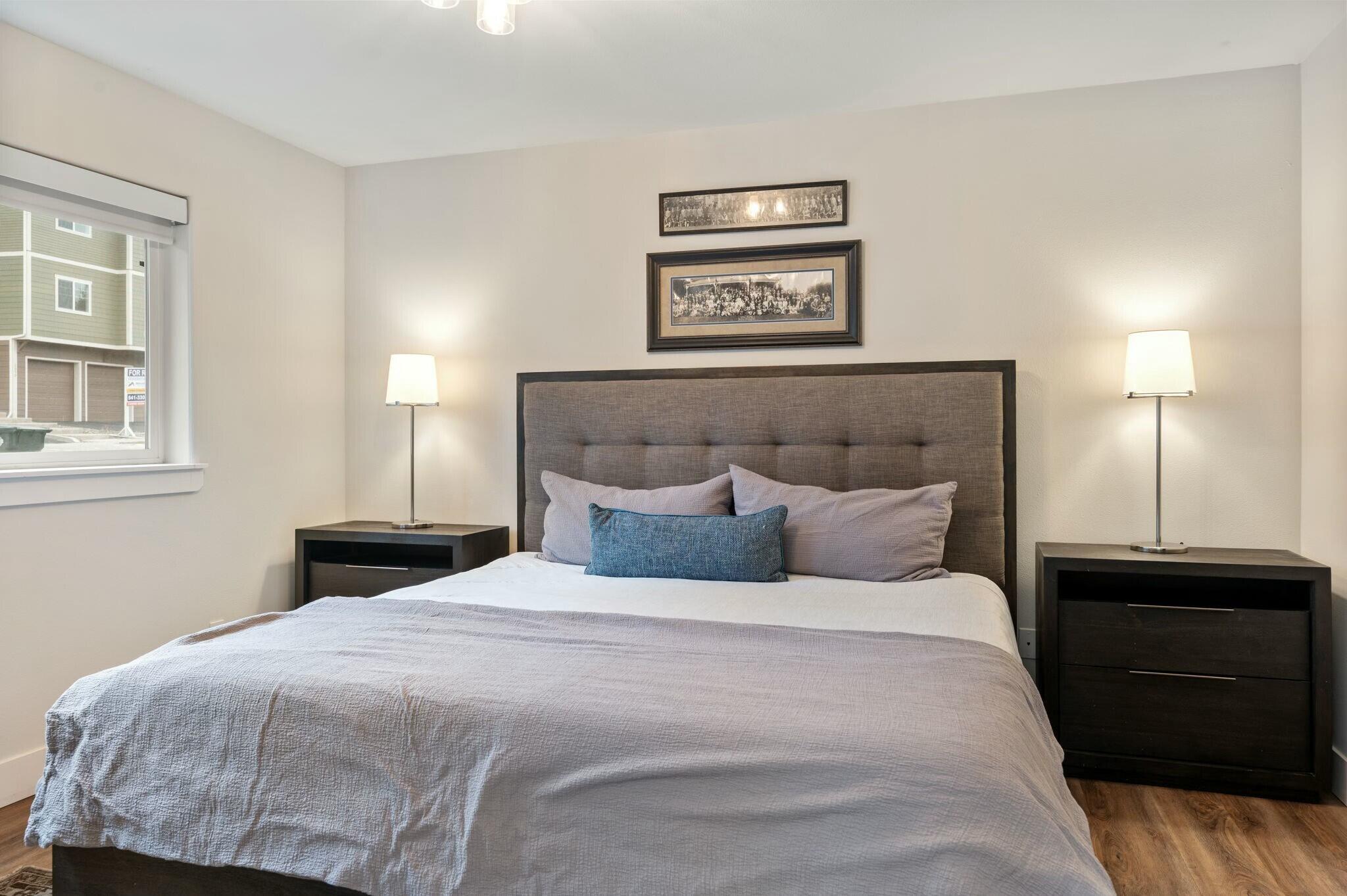 2122 NW Torrey Pines Drive