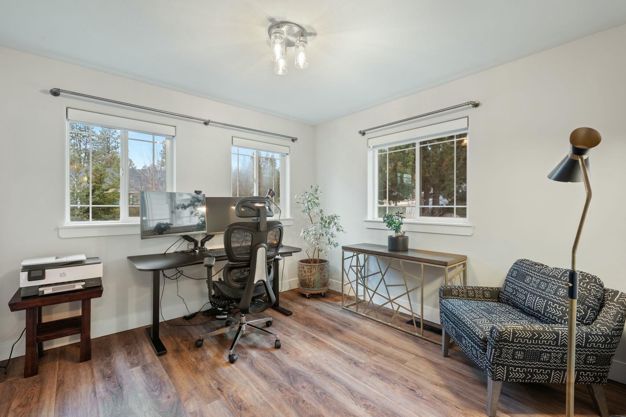 2122 NW Torrey Pines Drive