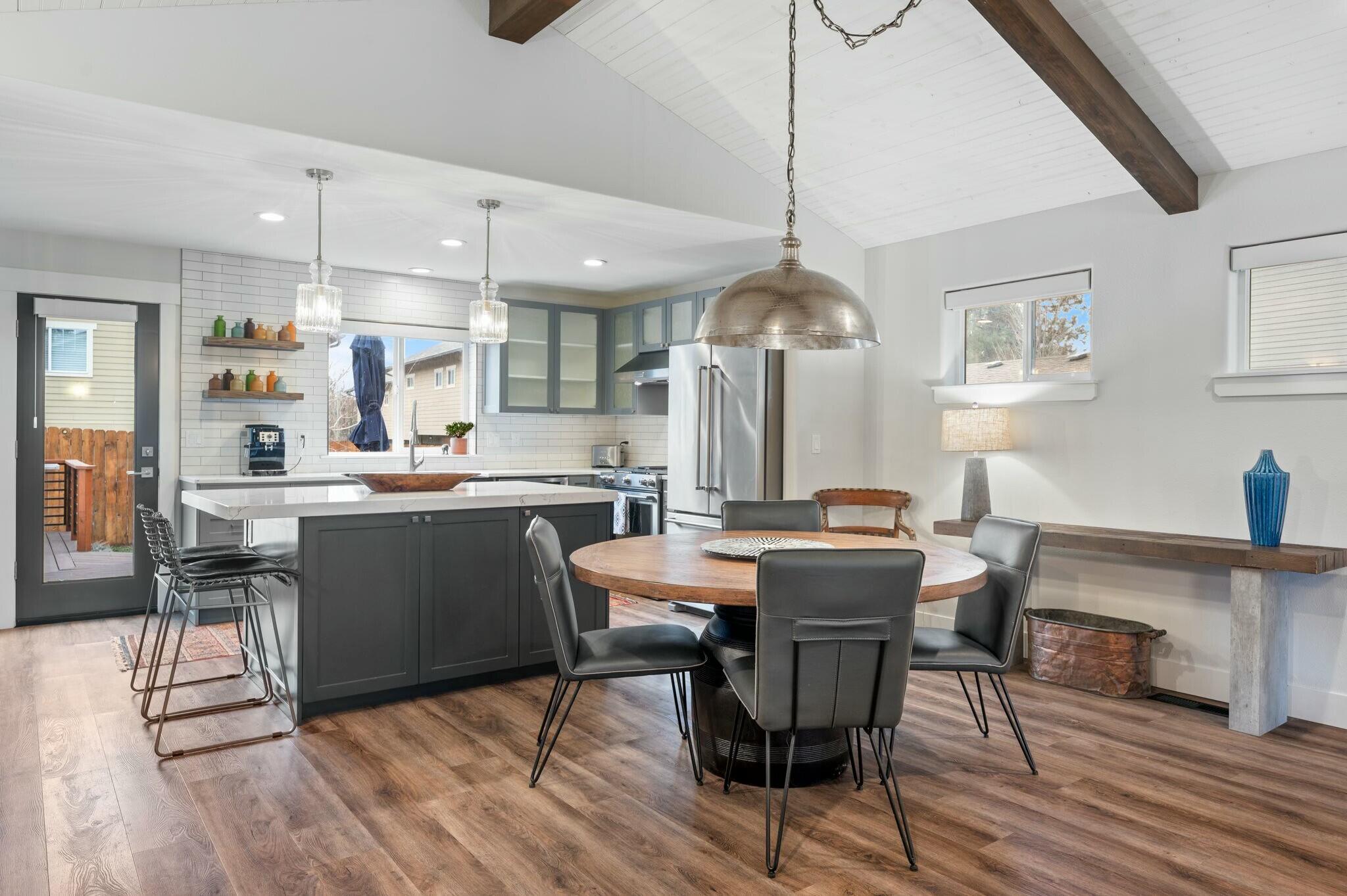 2122 NW Torrey Pines Drive