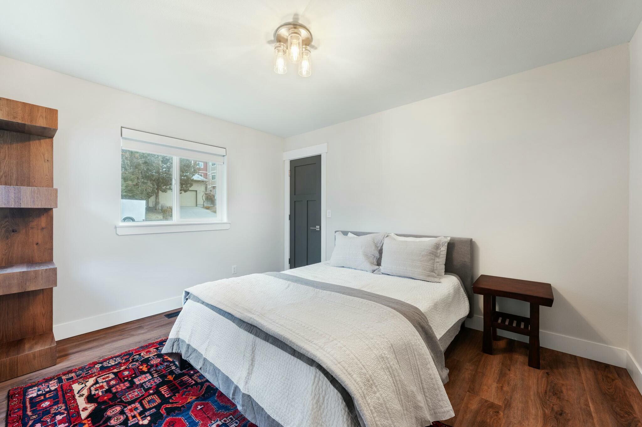 2122 NW Torrey Pines Drive