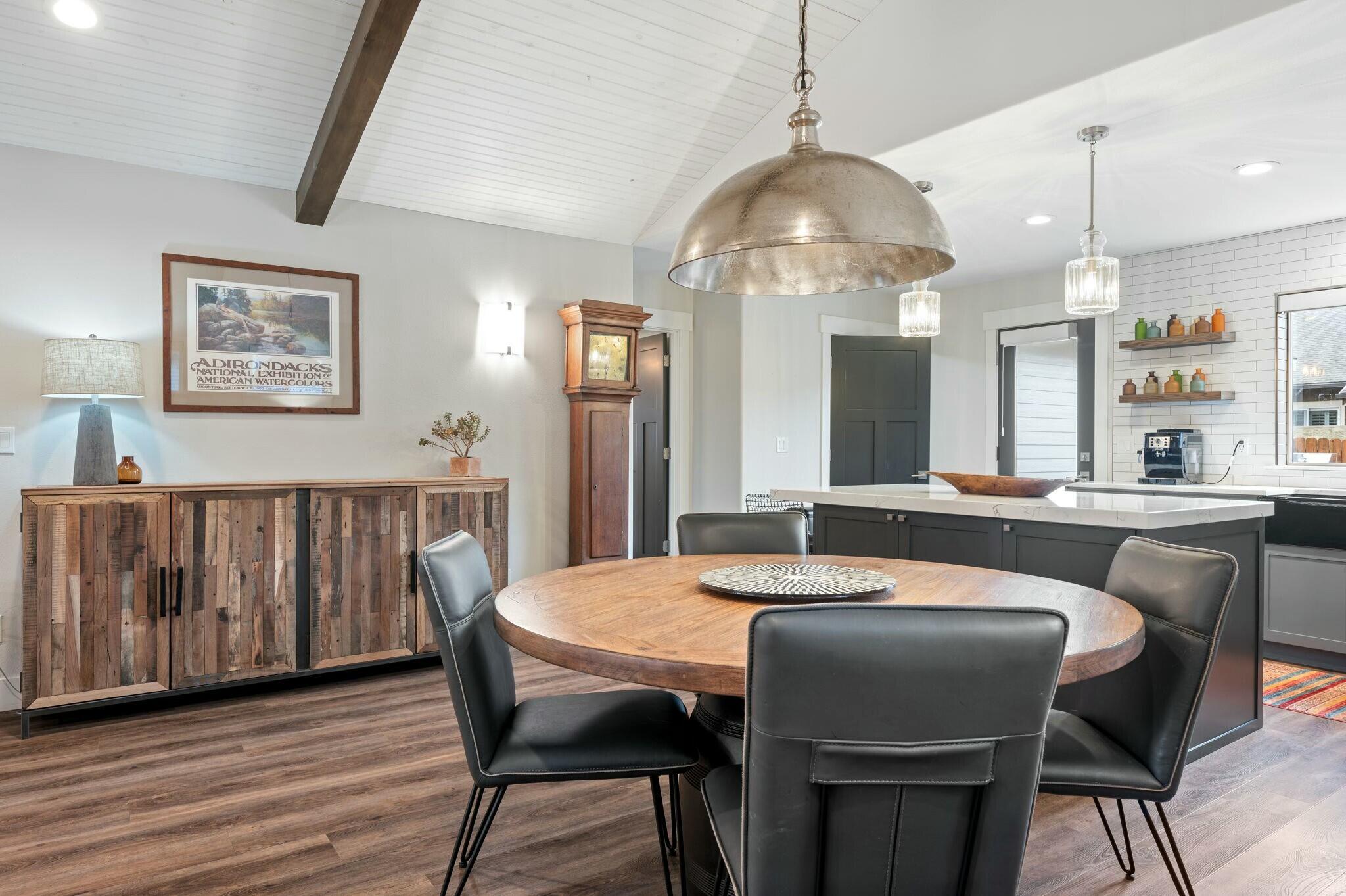 2122 NW Torrey Pines Drive