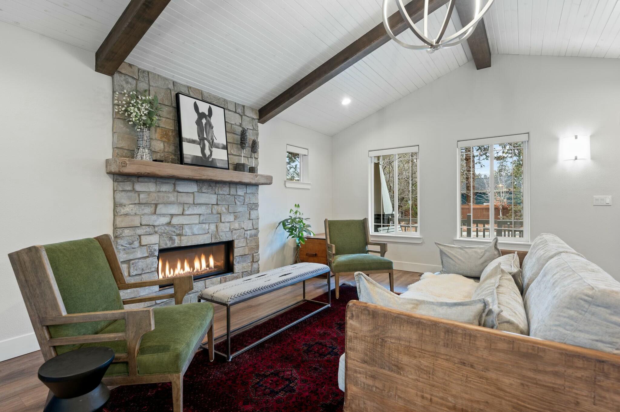 2122 NW Torrey Pines Drive