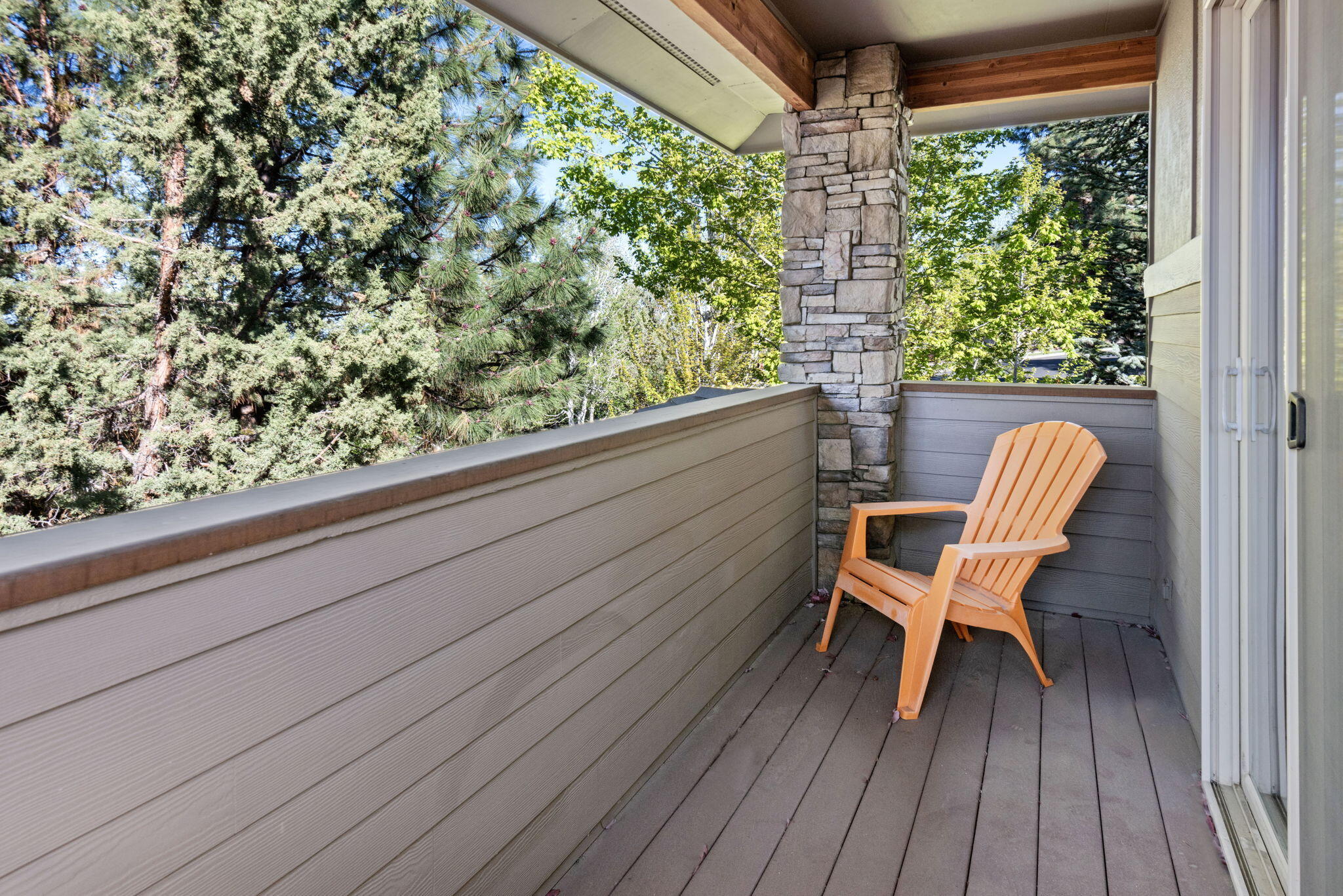 1010 NW Yosemite Drive