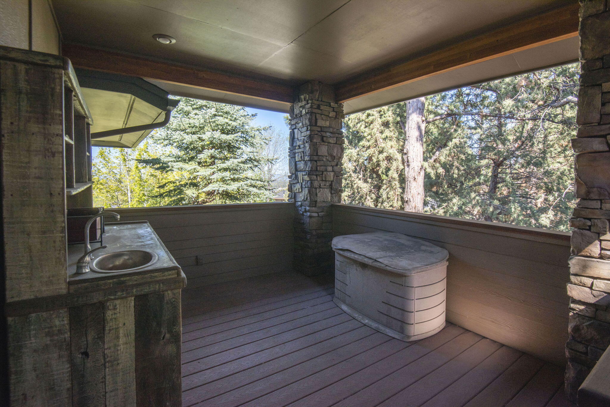 1010 NW Yosemite Drive