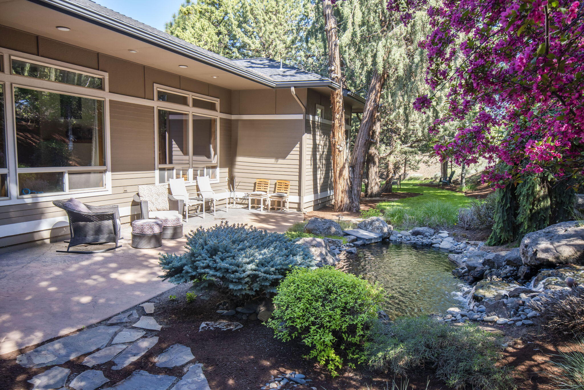 1010 NW Yosemite Drive