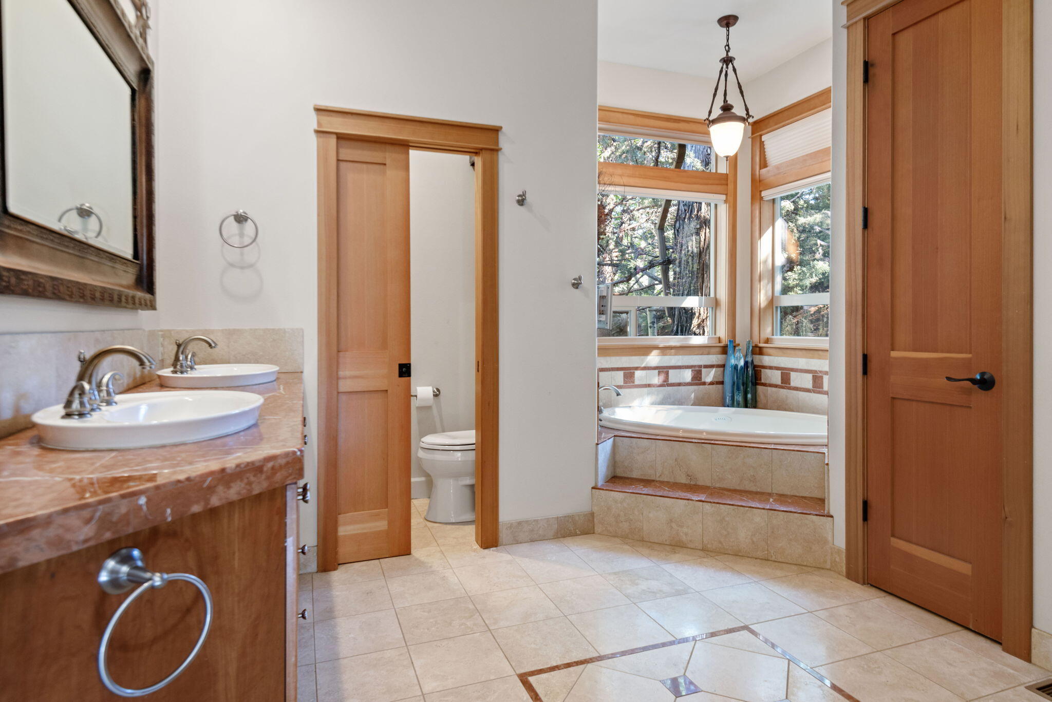 1010 NW Yosemite Drive