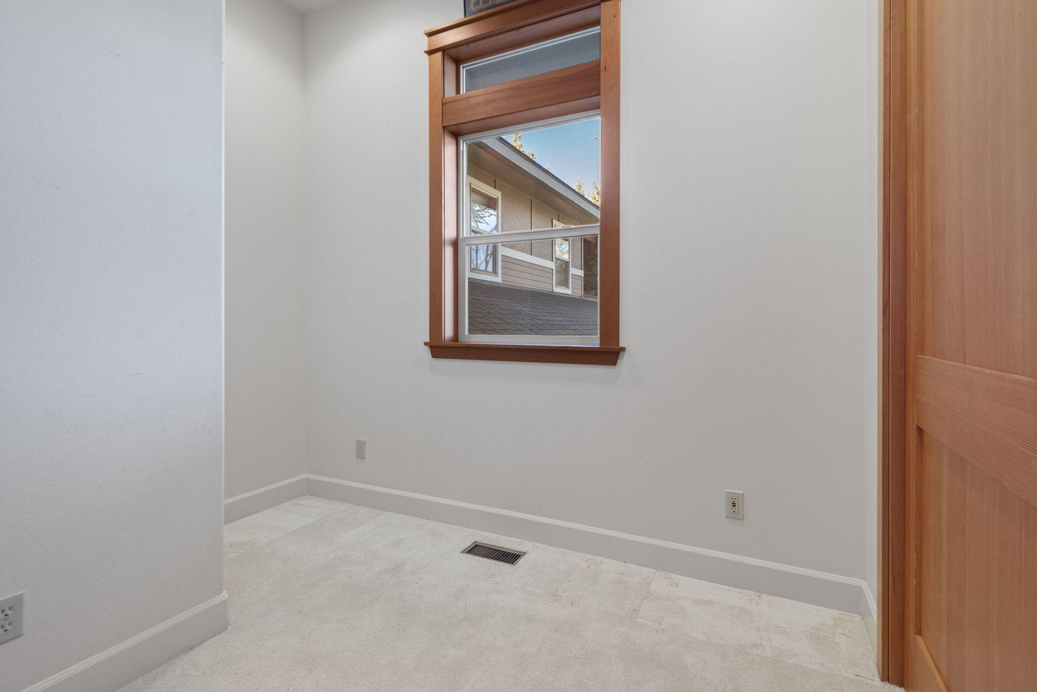 1010 NW Yosemite Drive