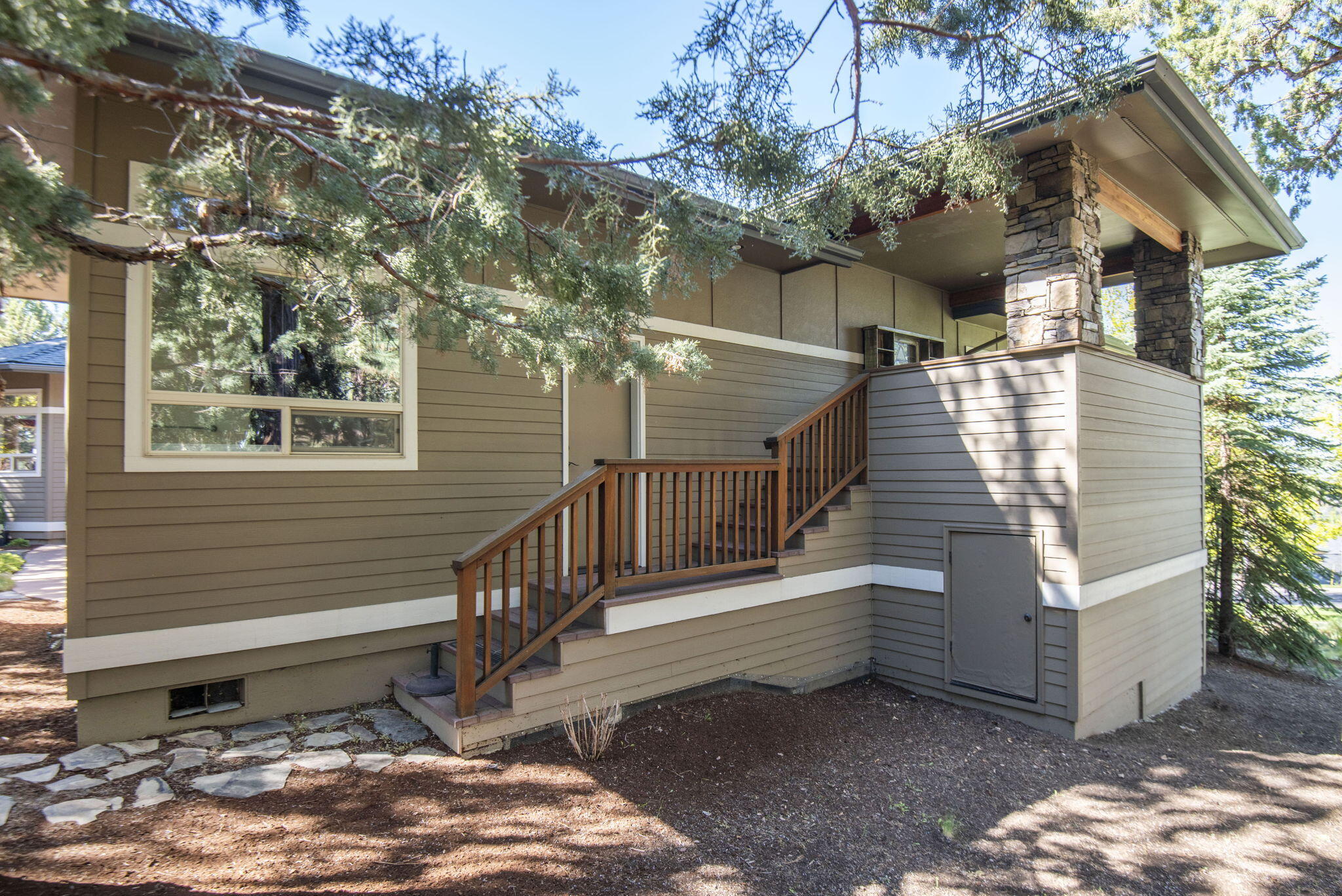 1010 NW Yosemite Drive