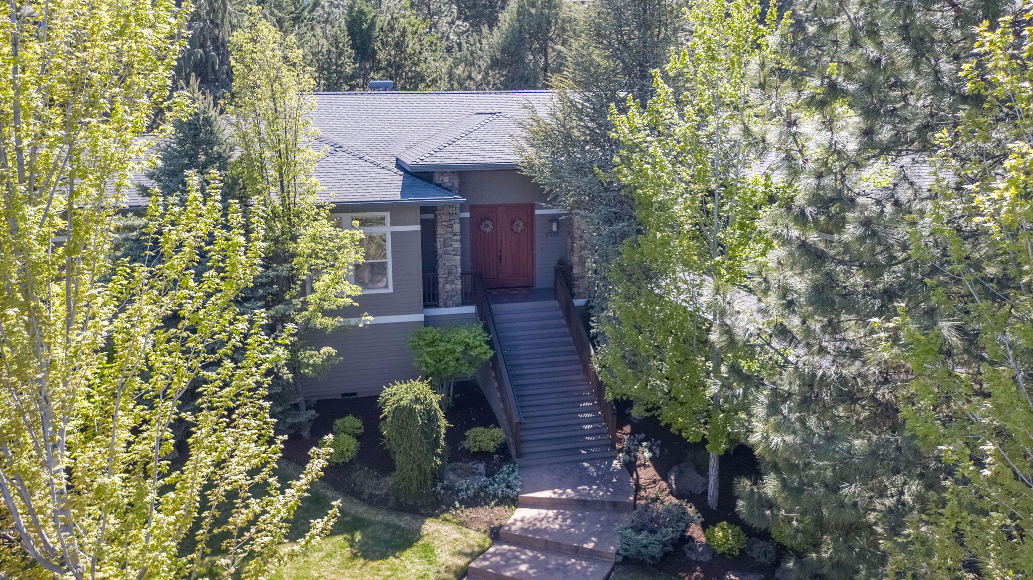 1010 NW Yosemite Drive