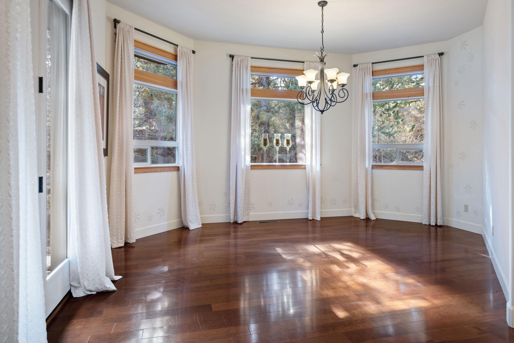 1010 NW Yosemite Drive