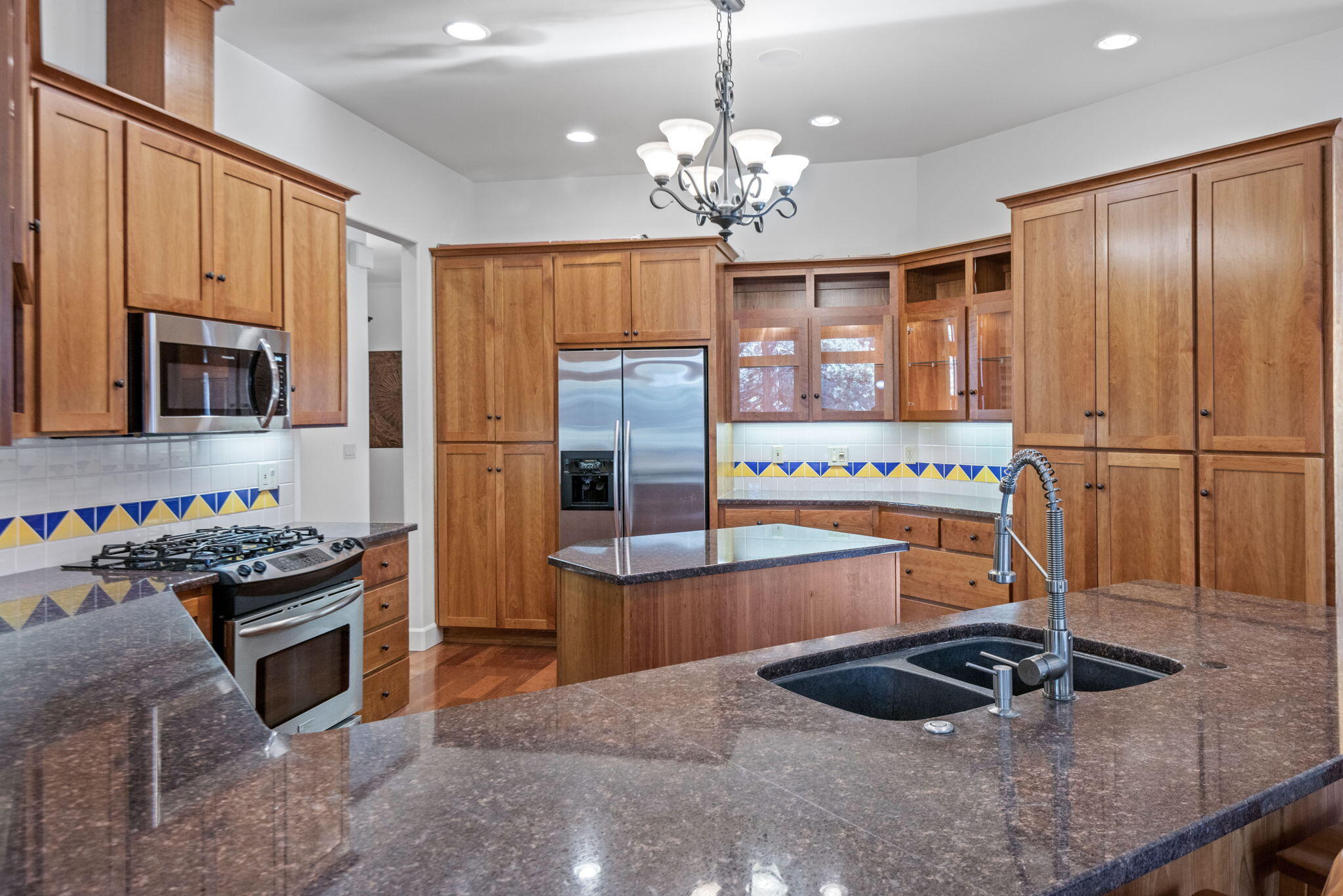 1010 NW Yosemite Drive