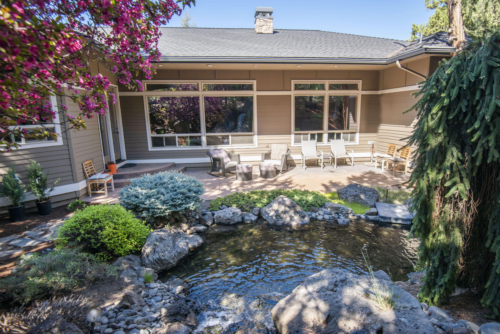 1010 NW Yosemite Drive