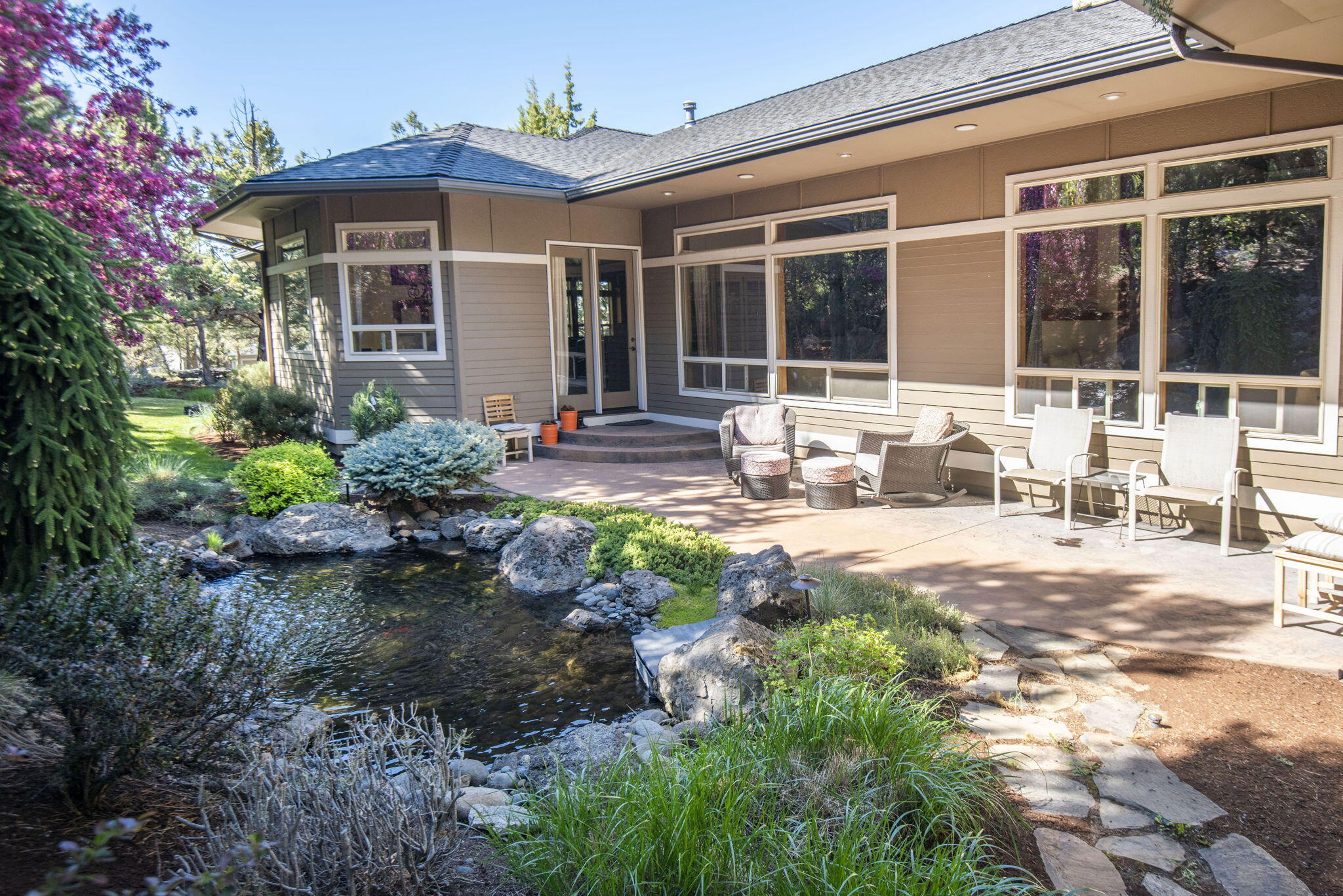 1010 NW Yosemite Drive