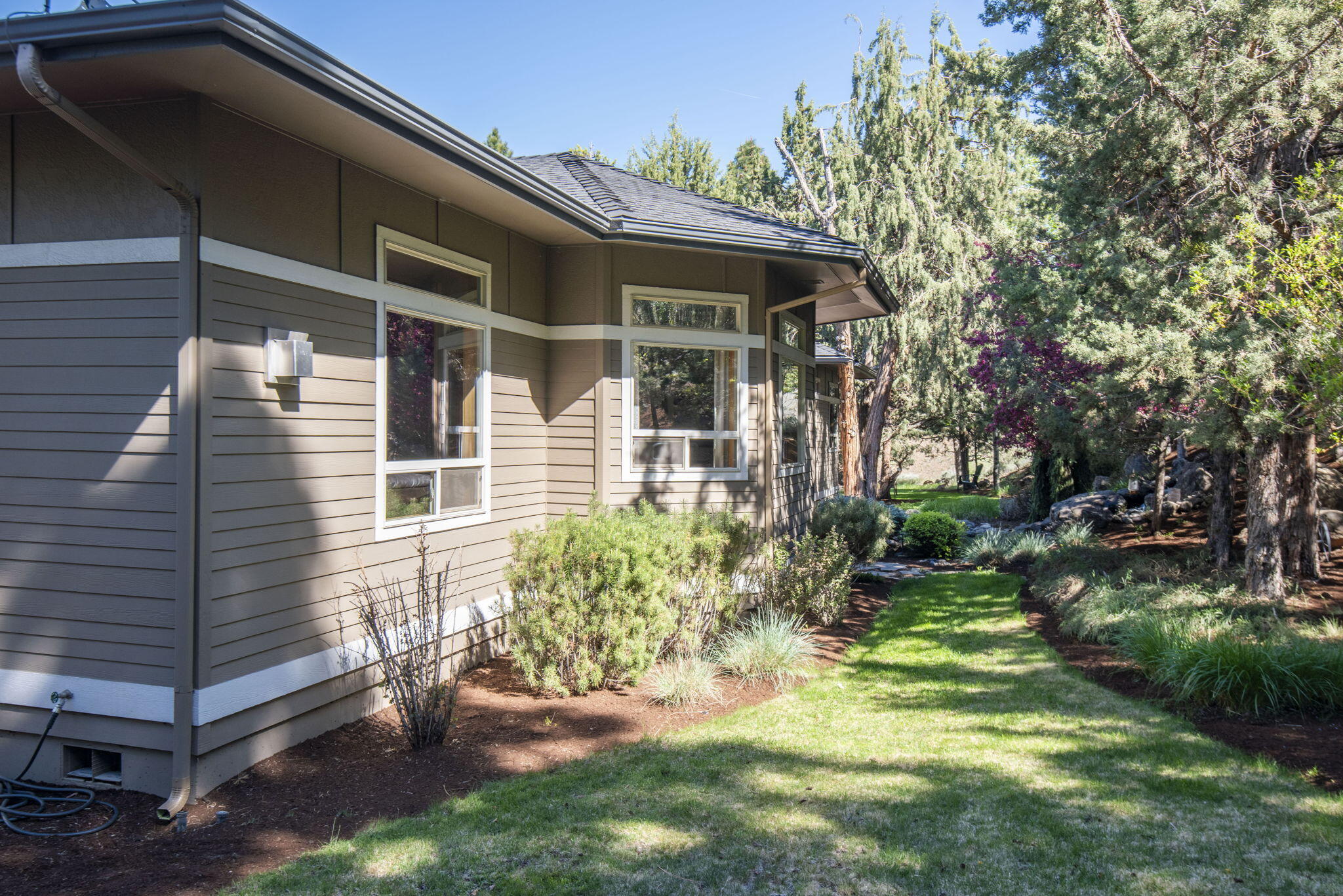 1010 NW Yosemite Drive