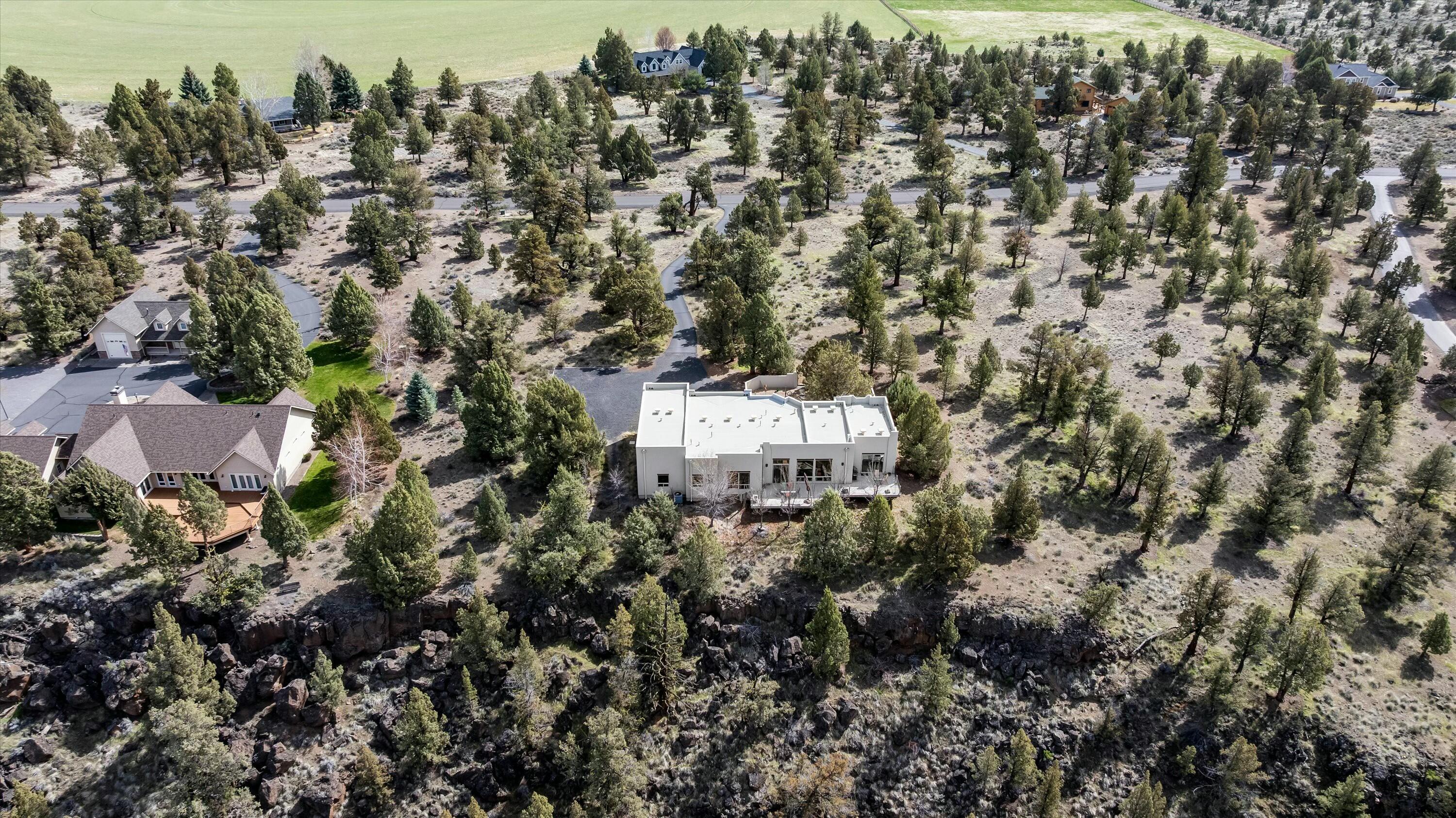 8000 NW Grubstake Way