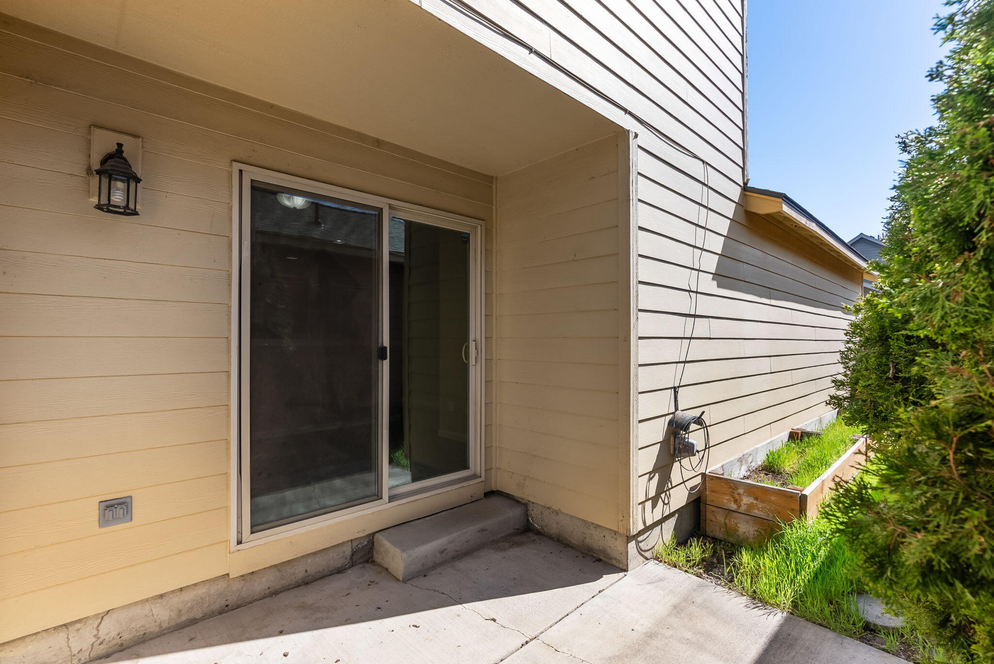 2749 NW Cedar Avenue