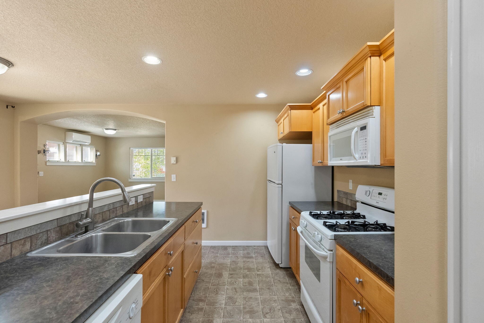 2749 NW Cedar Avenue