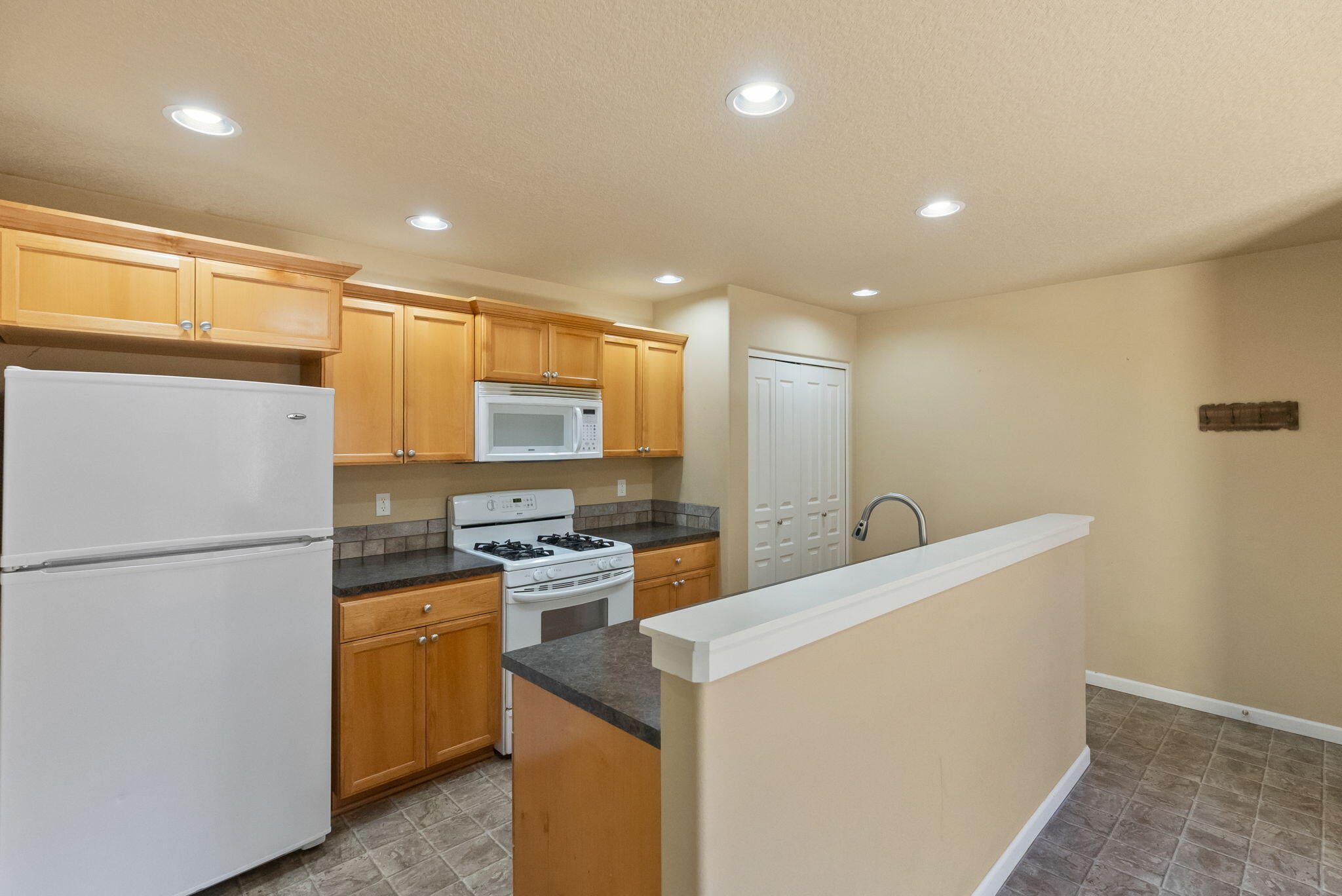 2749 NW Cedar Avenue