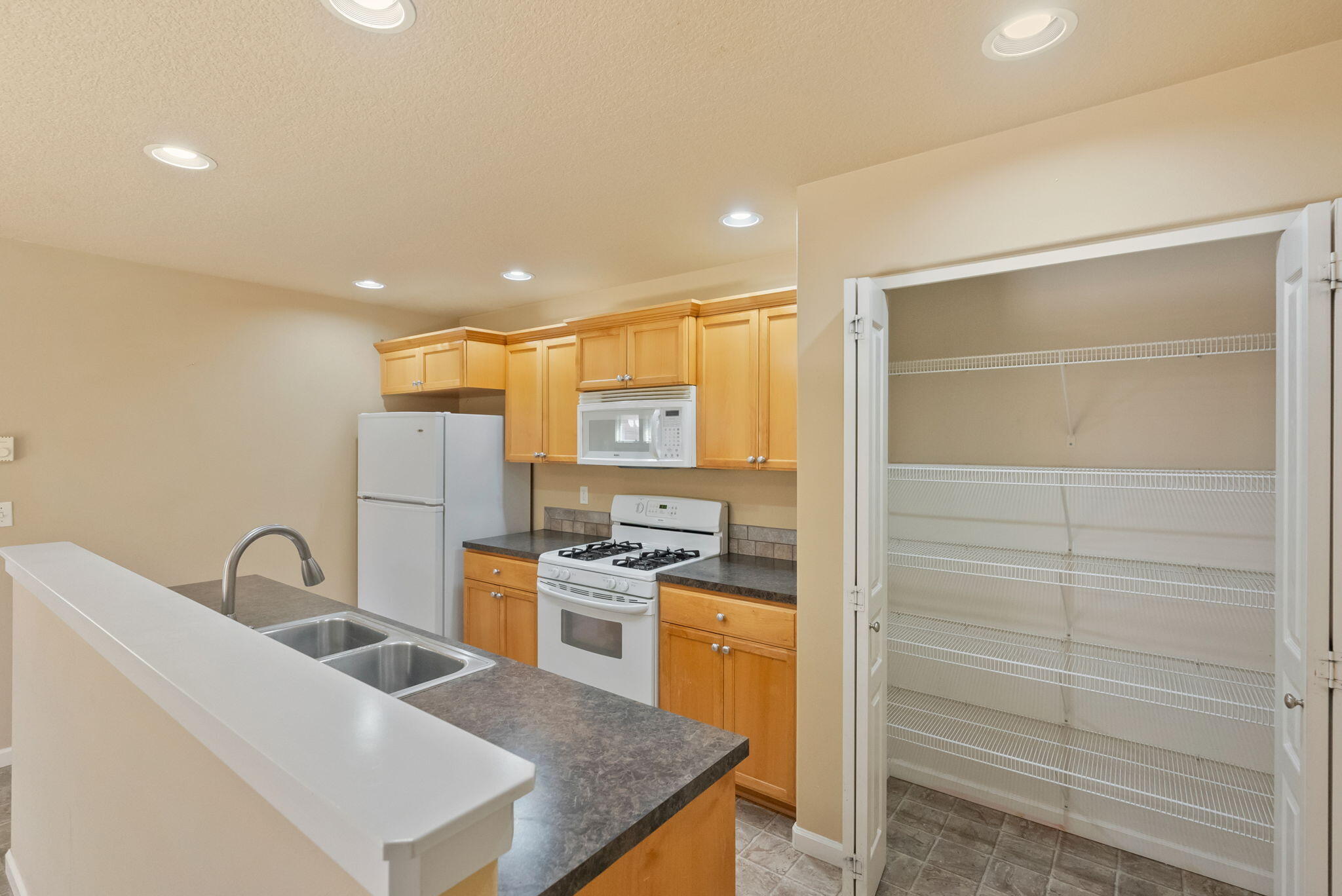 2749 NW Cedar Avenue