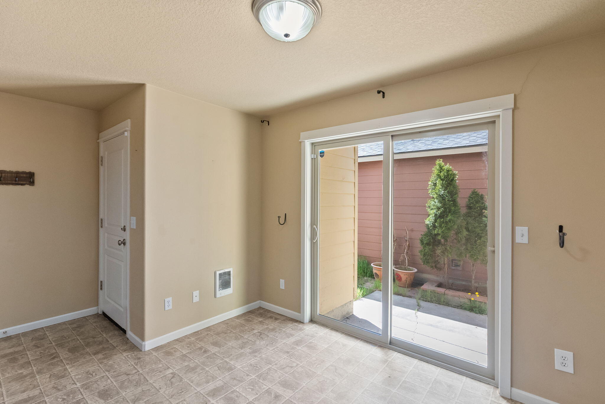 2749 NW Cedar Avenue