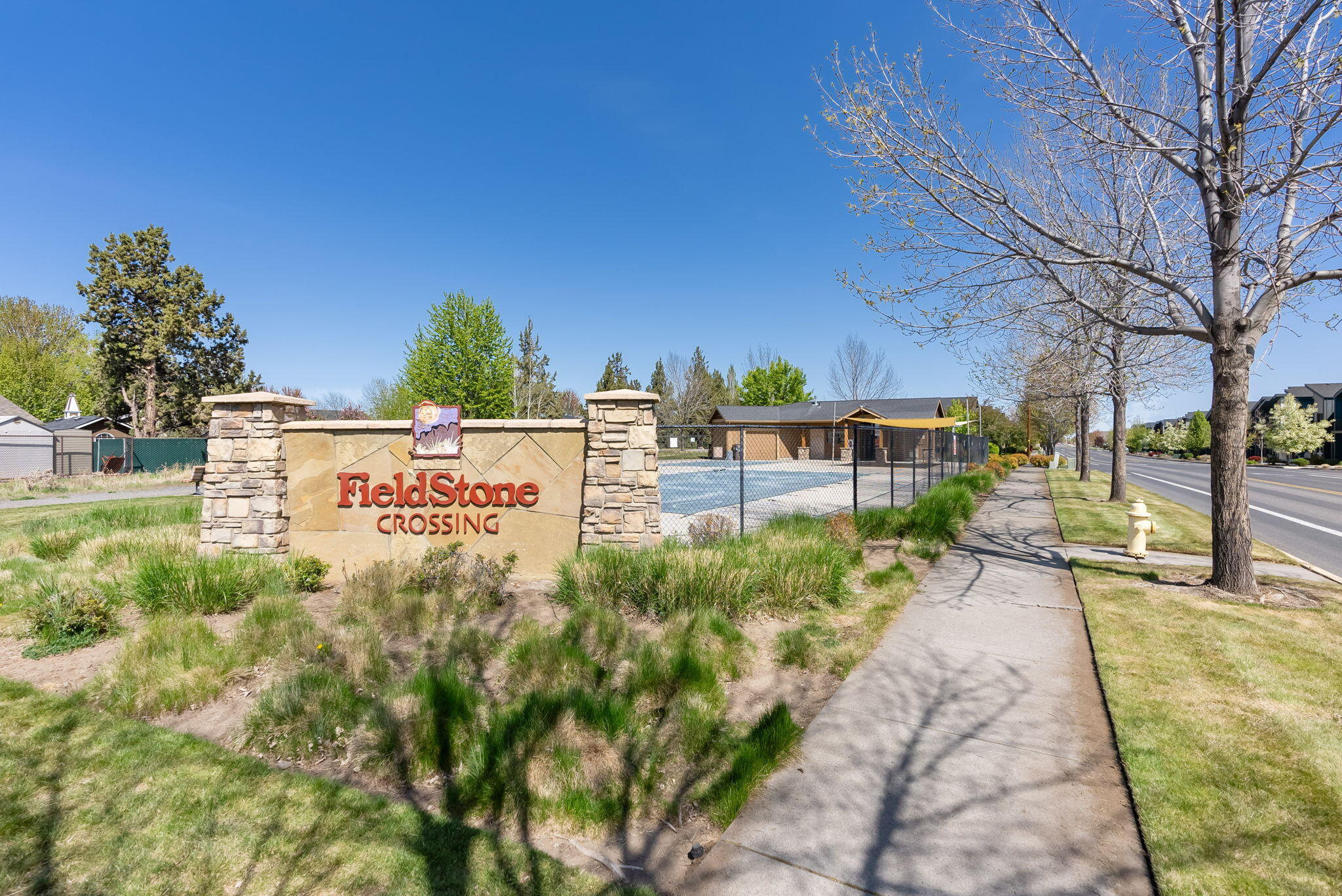 2749 NW Cedar Avenue