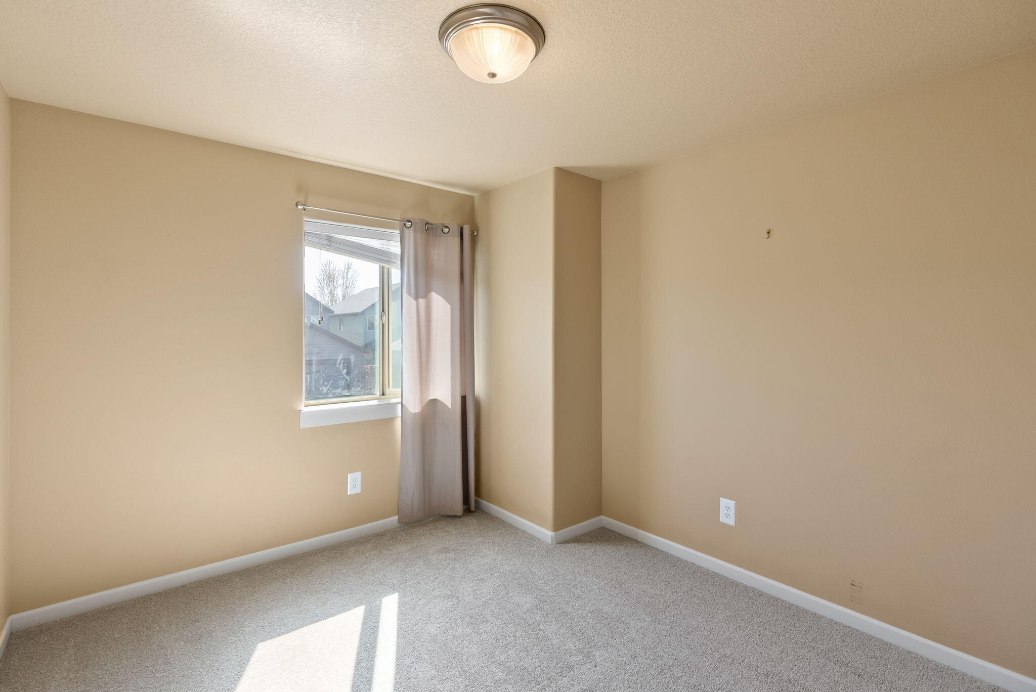 2749 NW Cedar Avenue