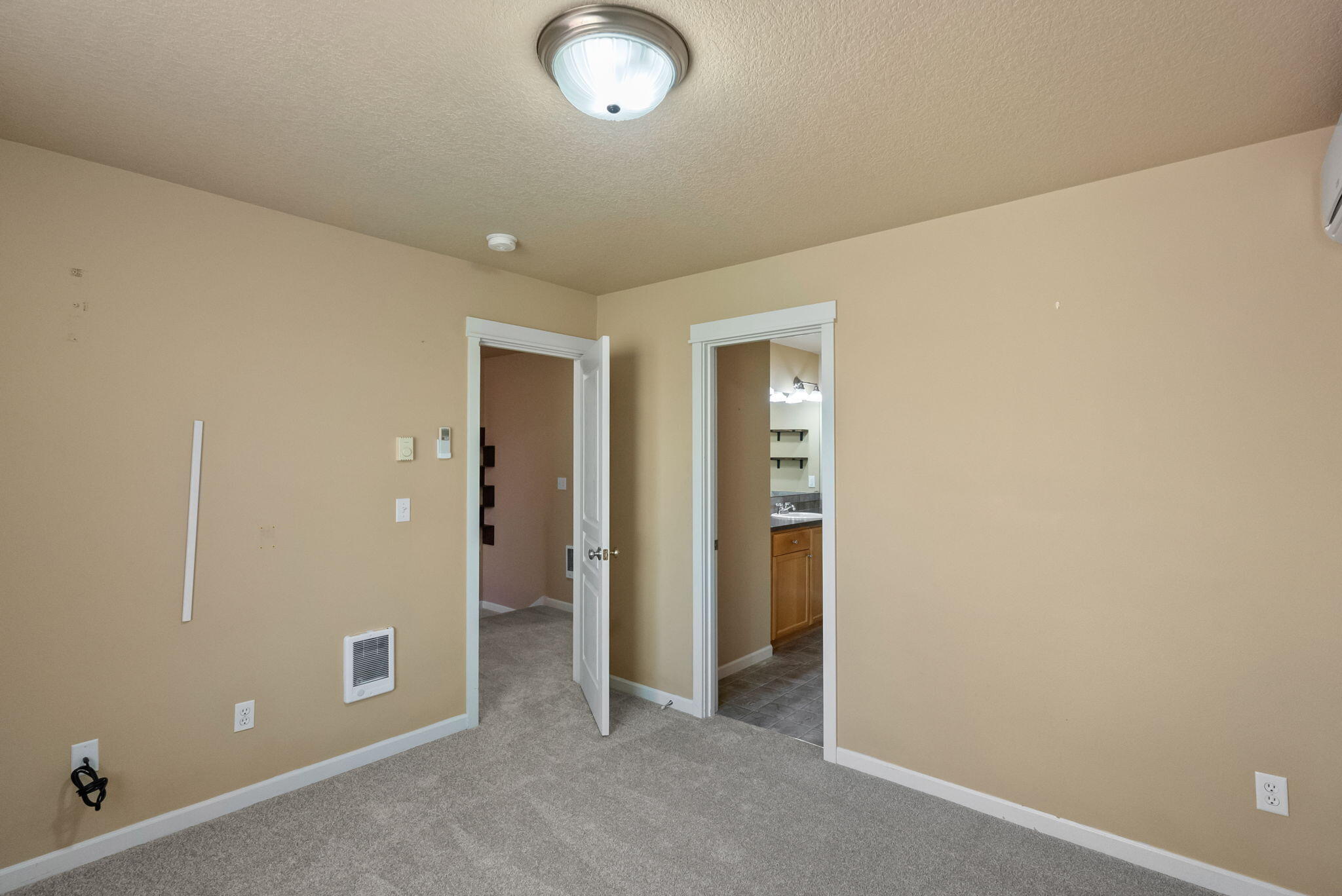 2749 NW Cedar Avenue