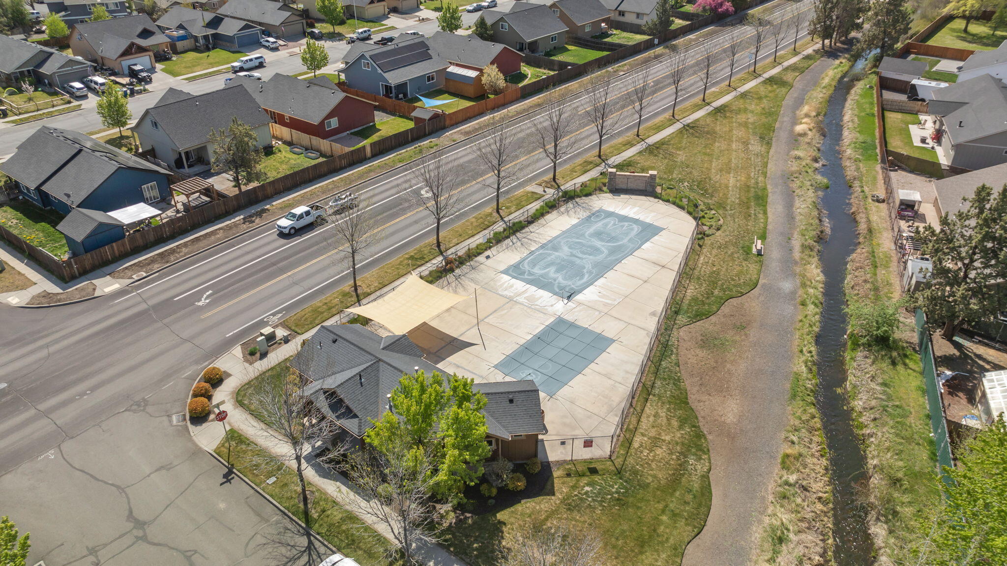 2749 NW Cedar Avenue