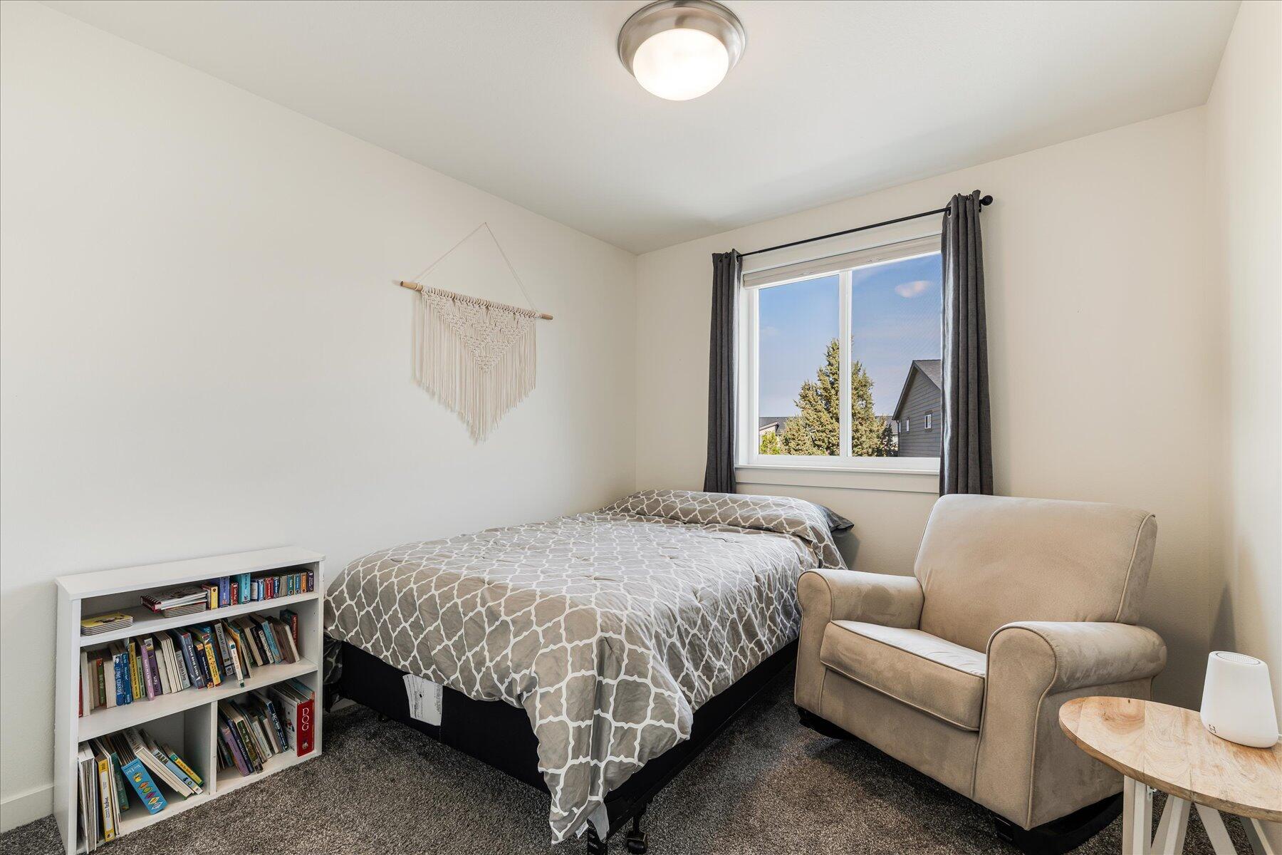 2406 NE Victor Place