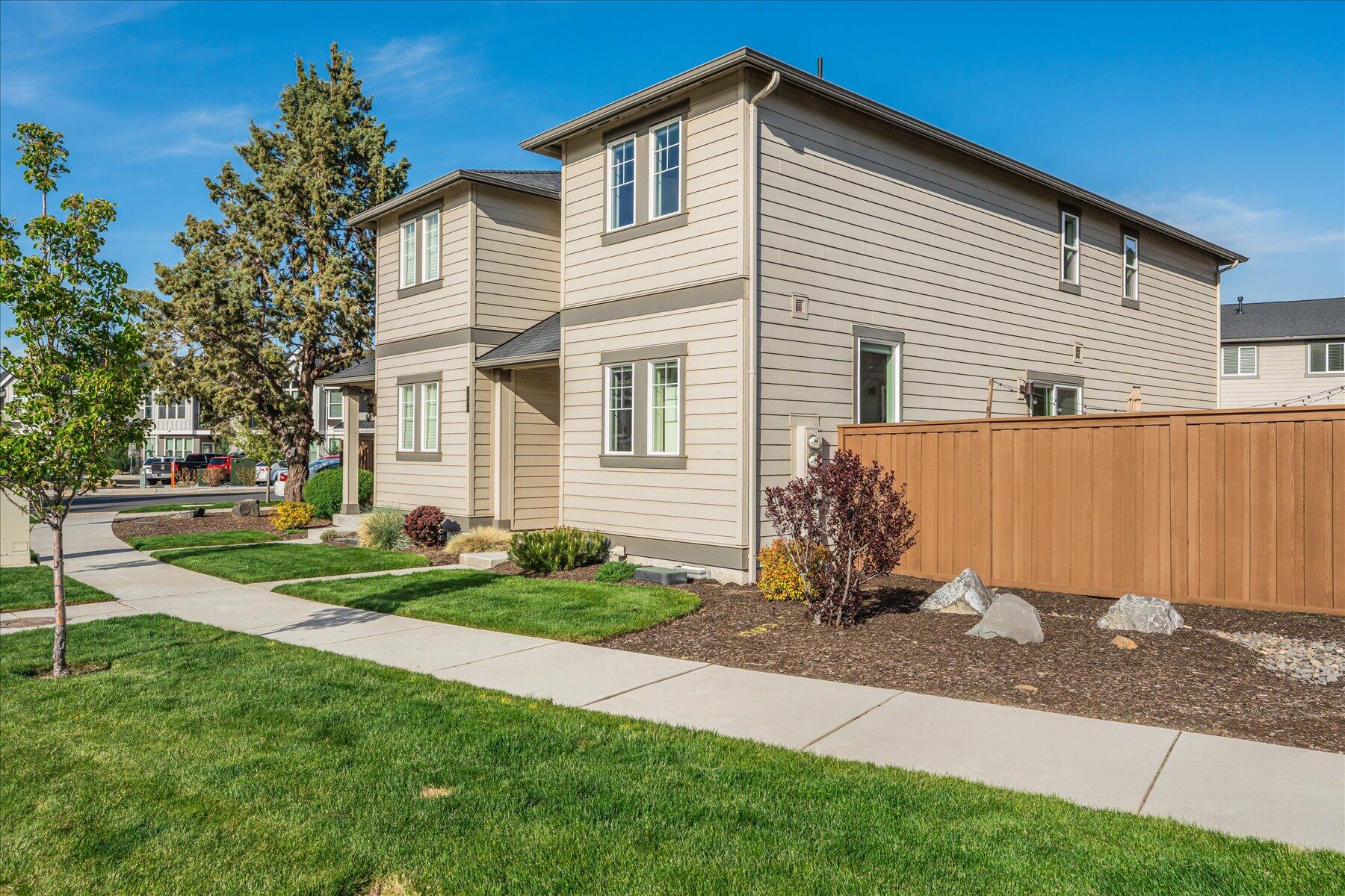 2406 NE Victor Place