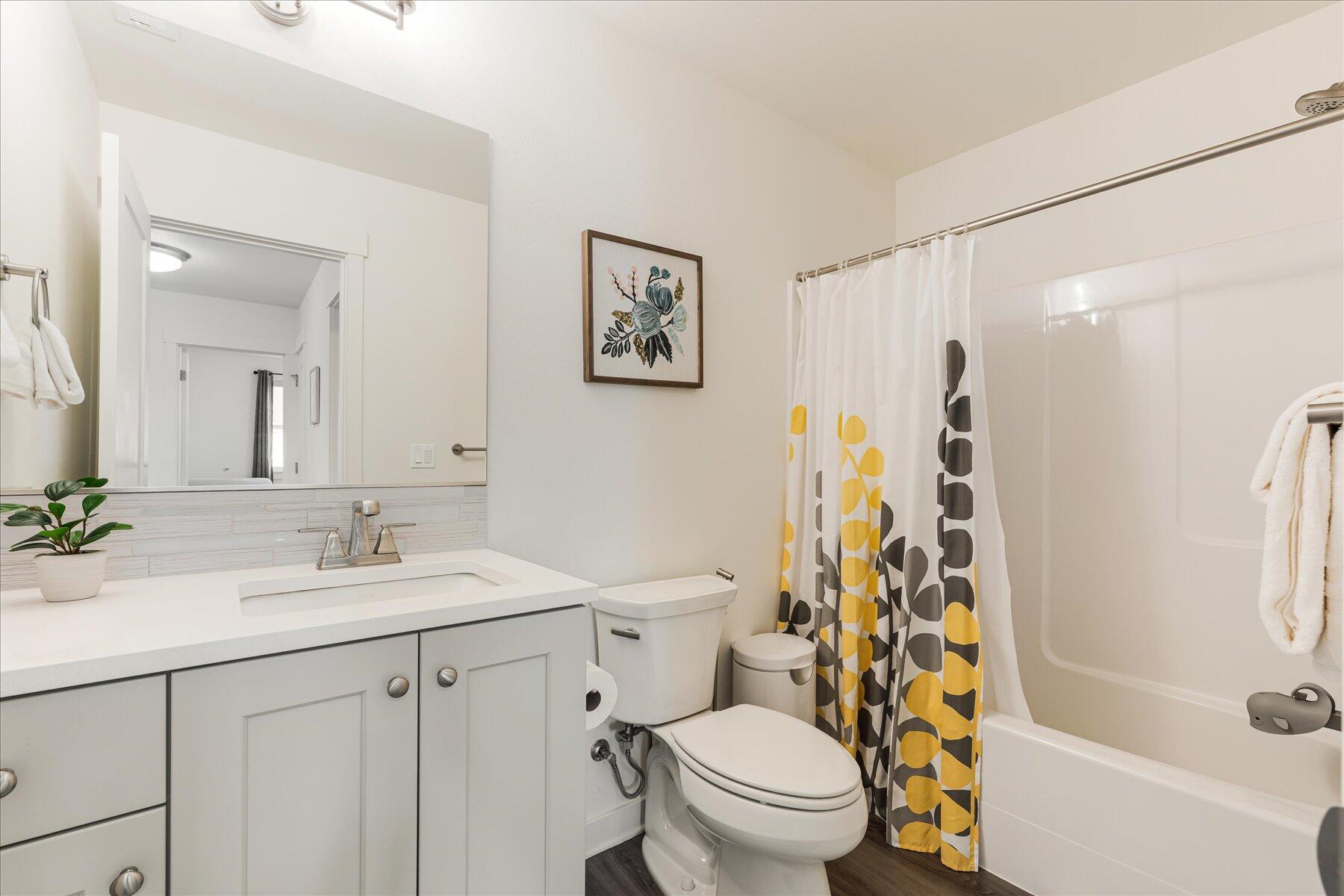 2406 NE Victor Place