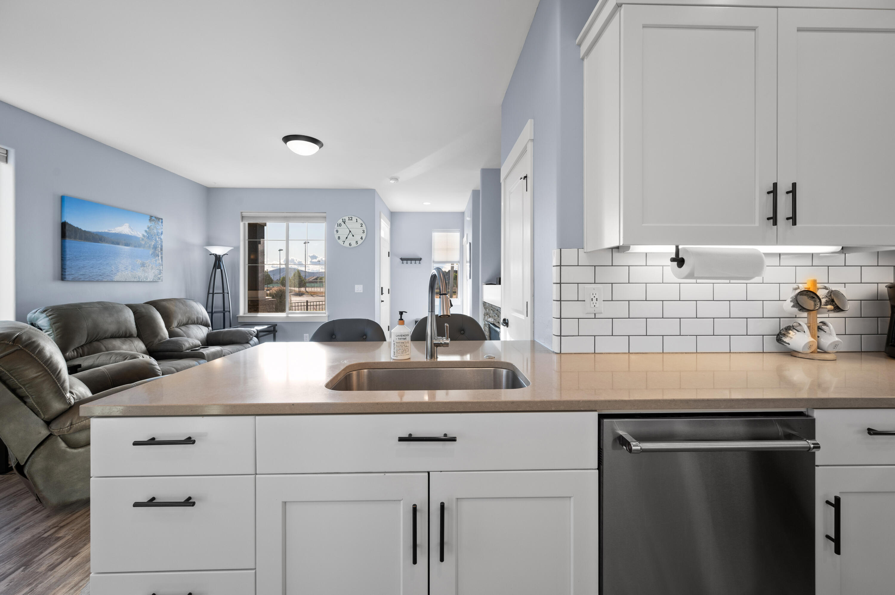 4392 SW Canal Boulevard