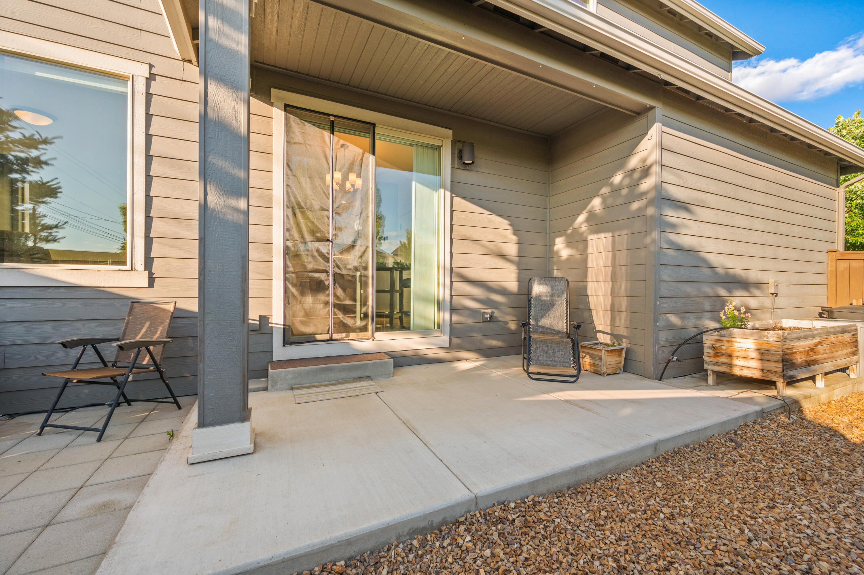 4392 SW Canal Boulevard