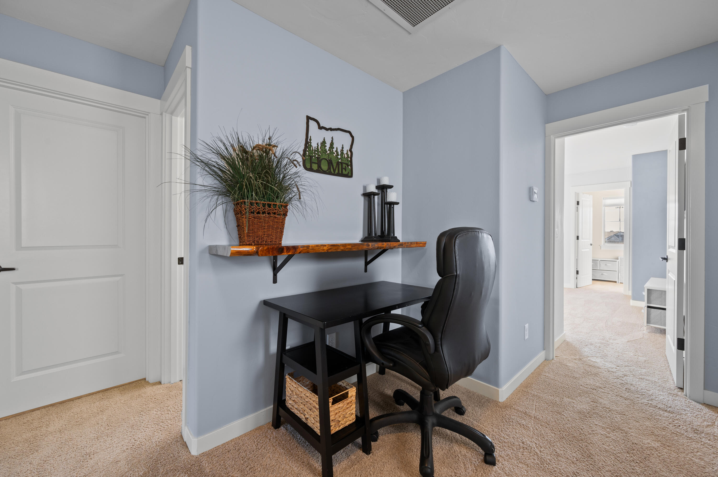 4392 SW Canal Boulevard