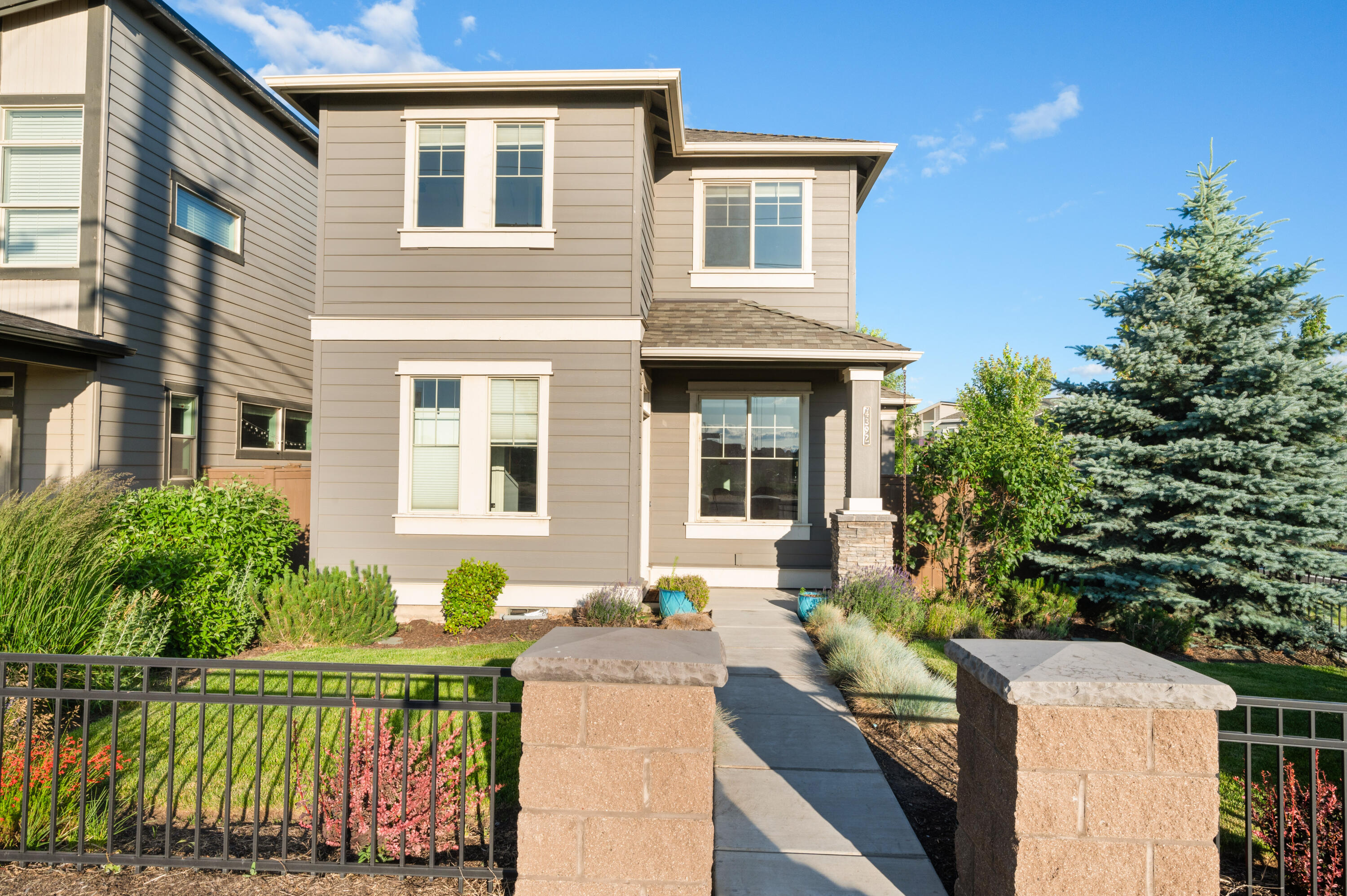 4392 SW Canal Boulevard