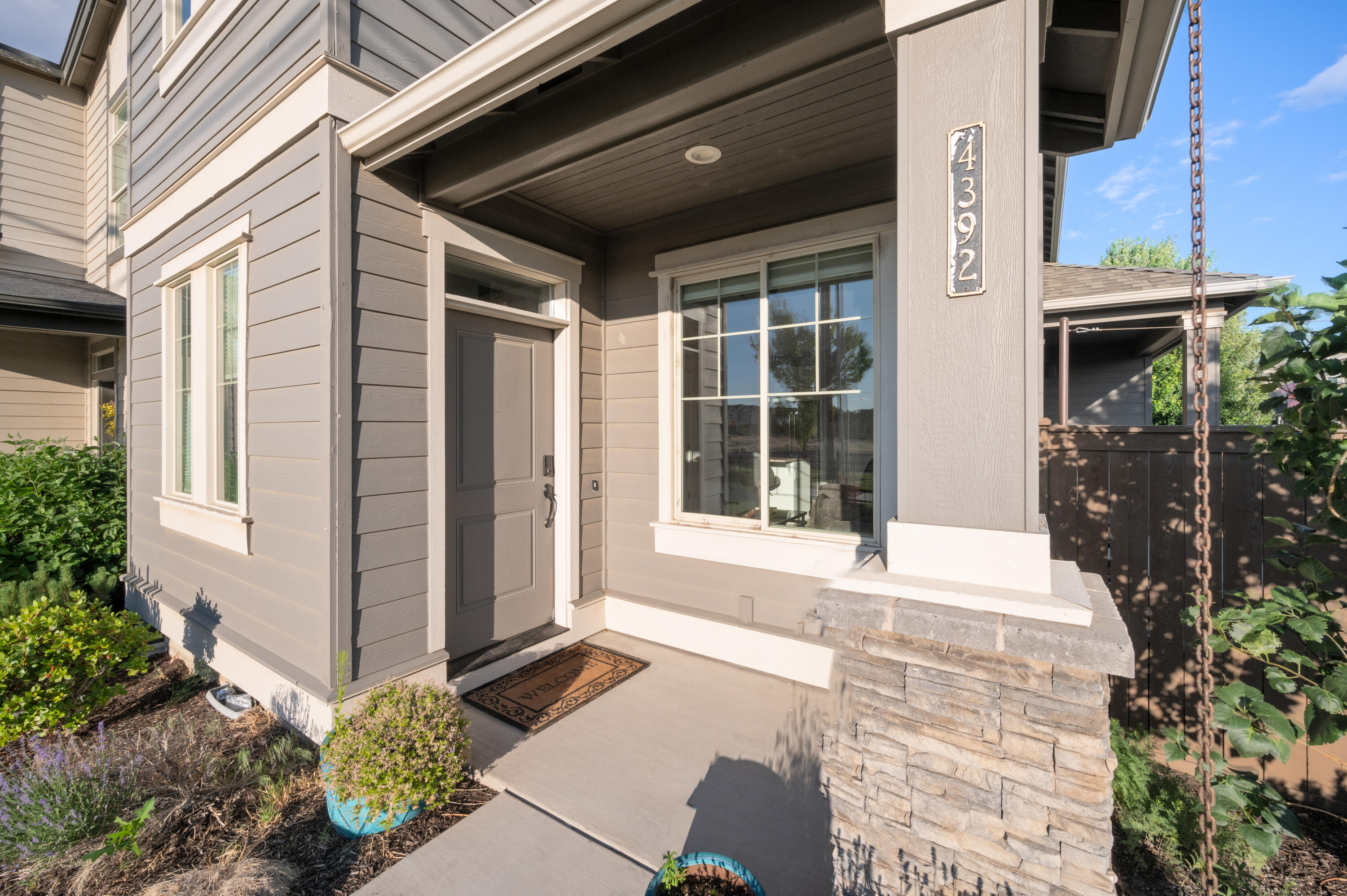 4392 SW Canal Boulevard