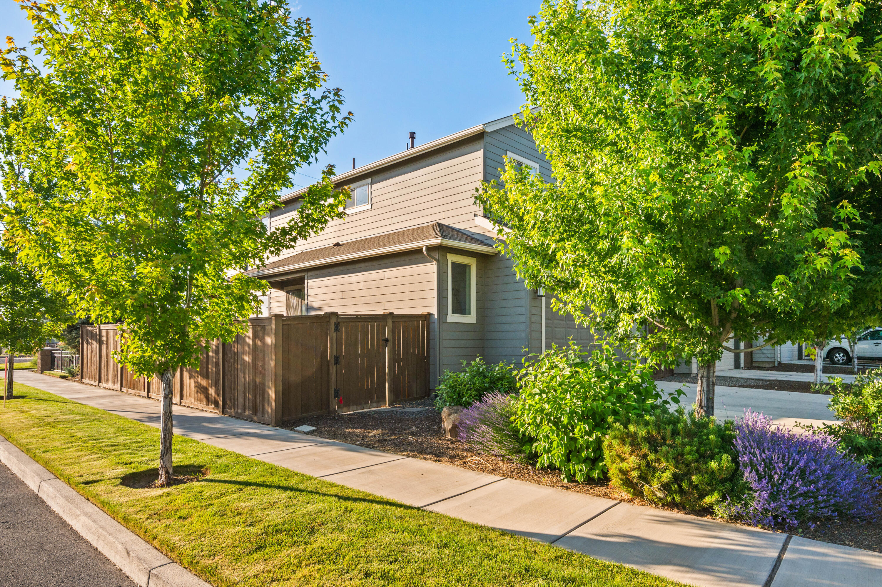 4392 SW Canal Boulevard