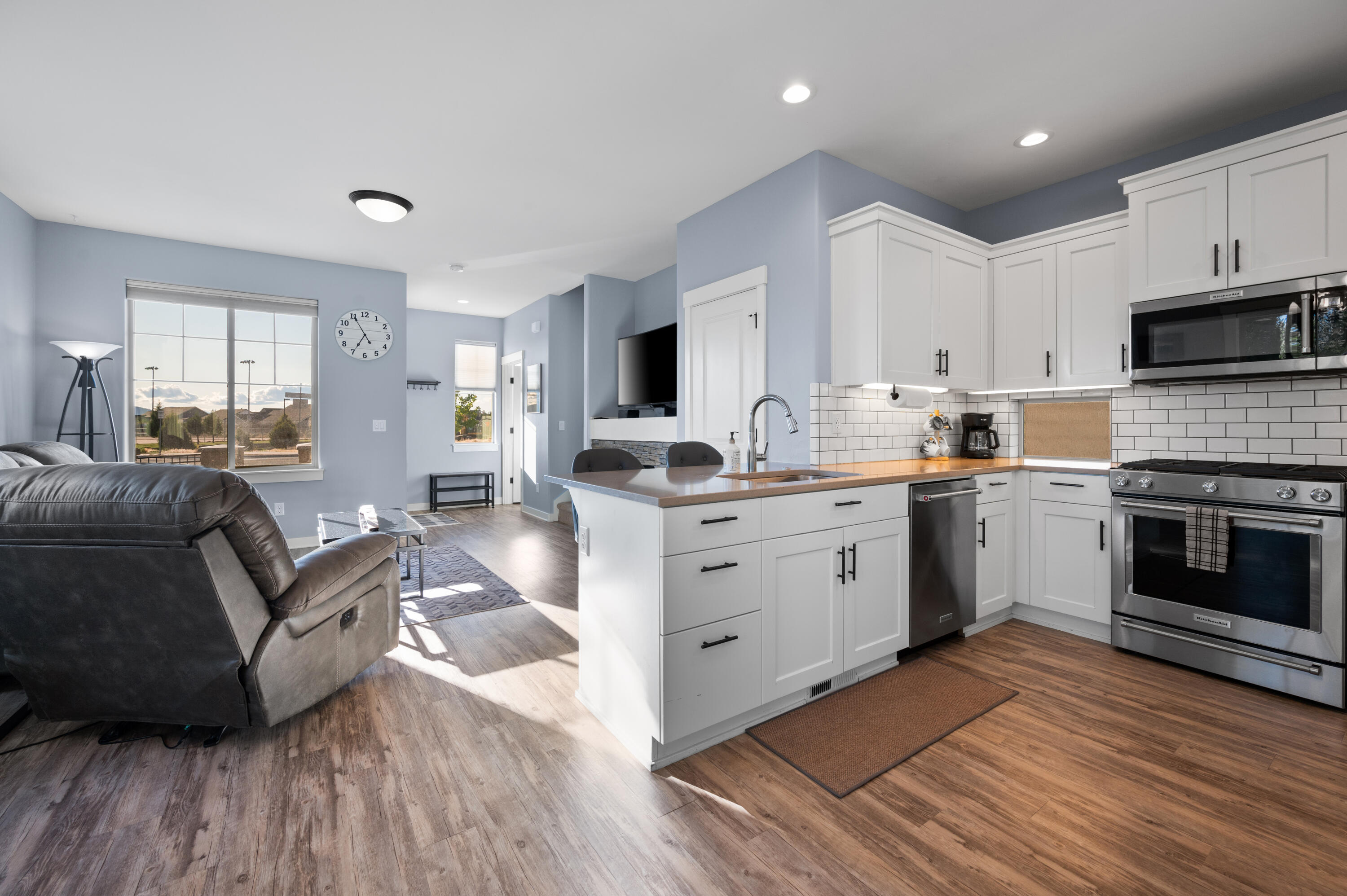 4392 SW Canal Boulevard