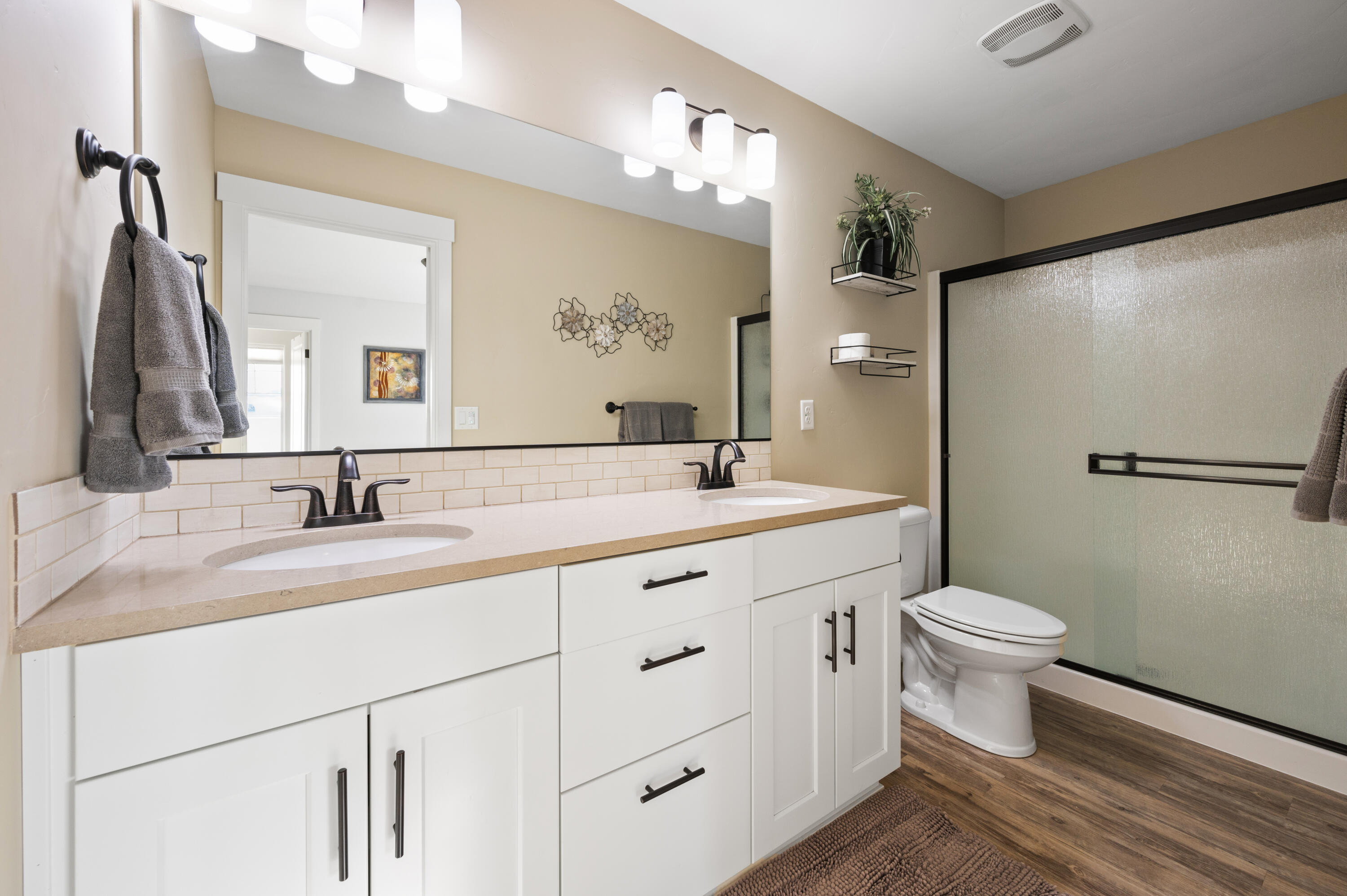 4392 SW Canal Boulevard