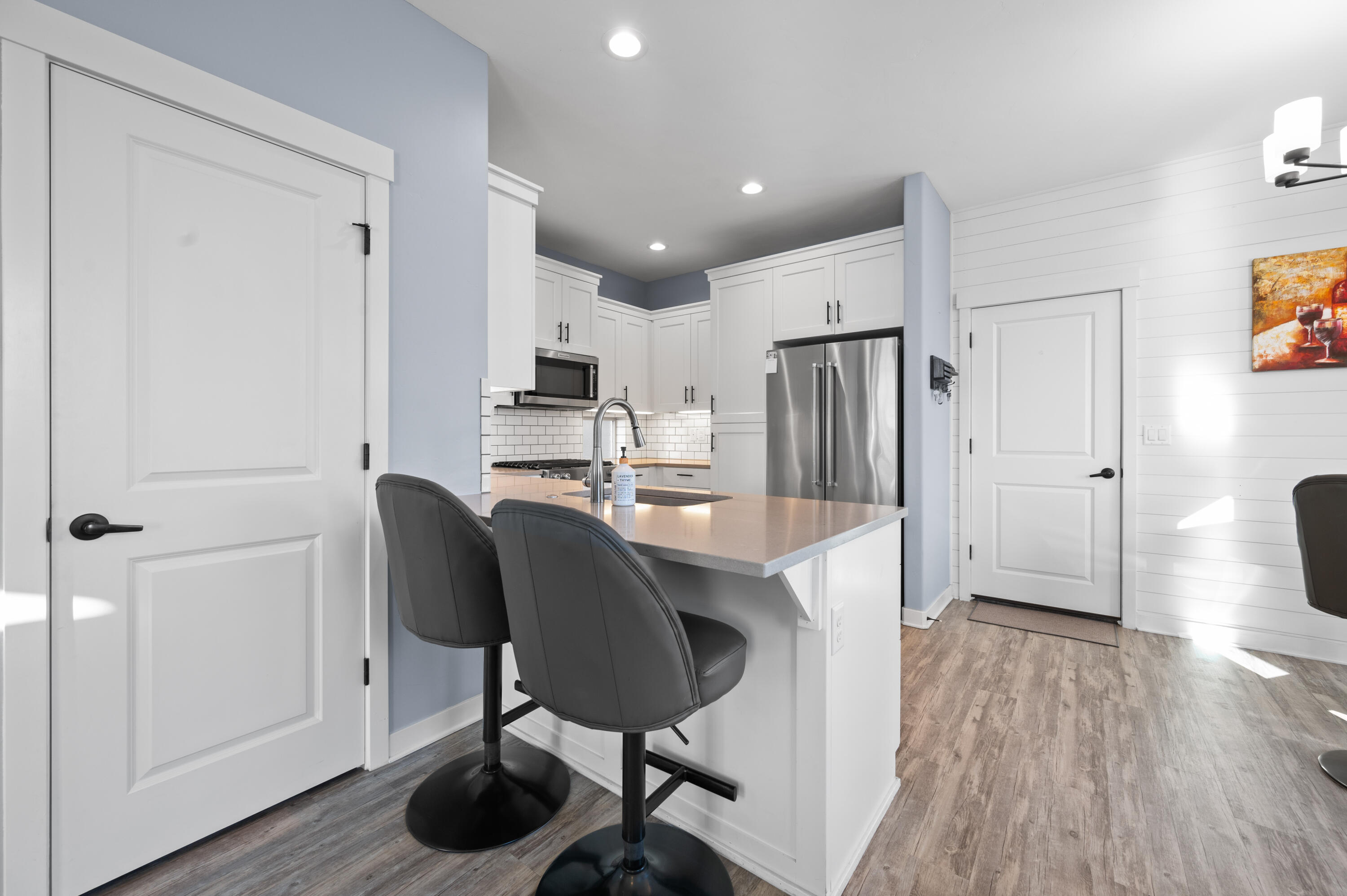 4392 SW Canal Boulevard