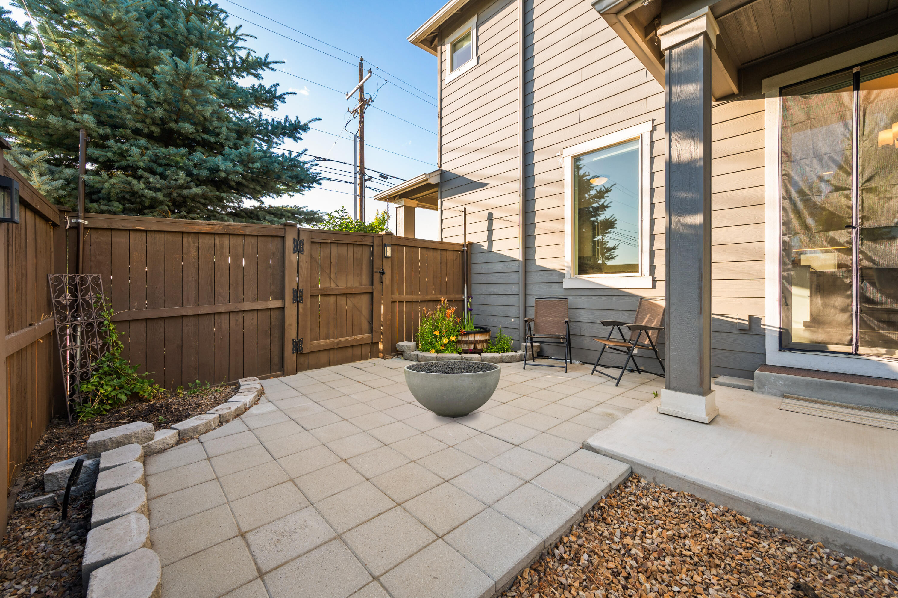 4392 SW Canal Boulevard