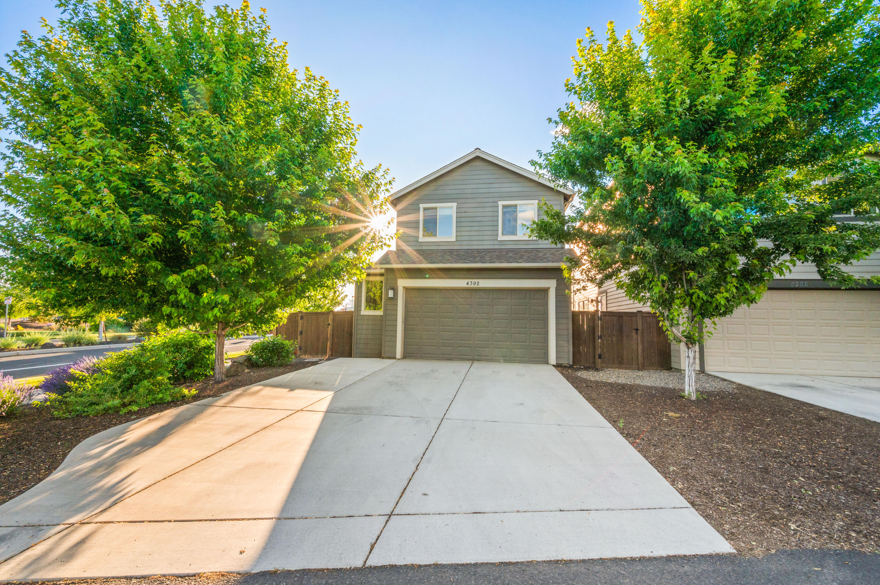 4392 SW Canal Boulevard