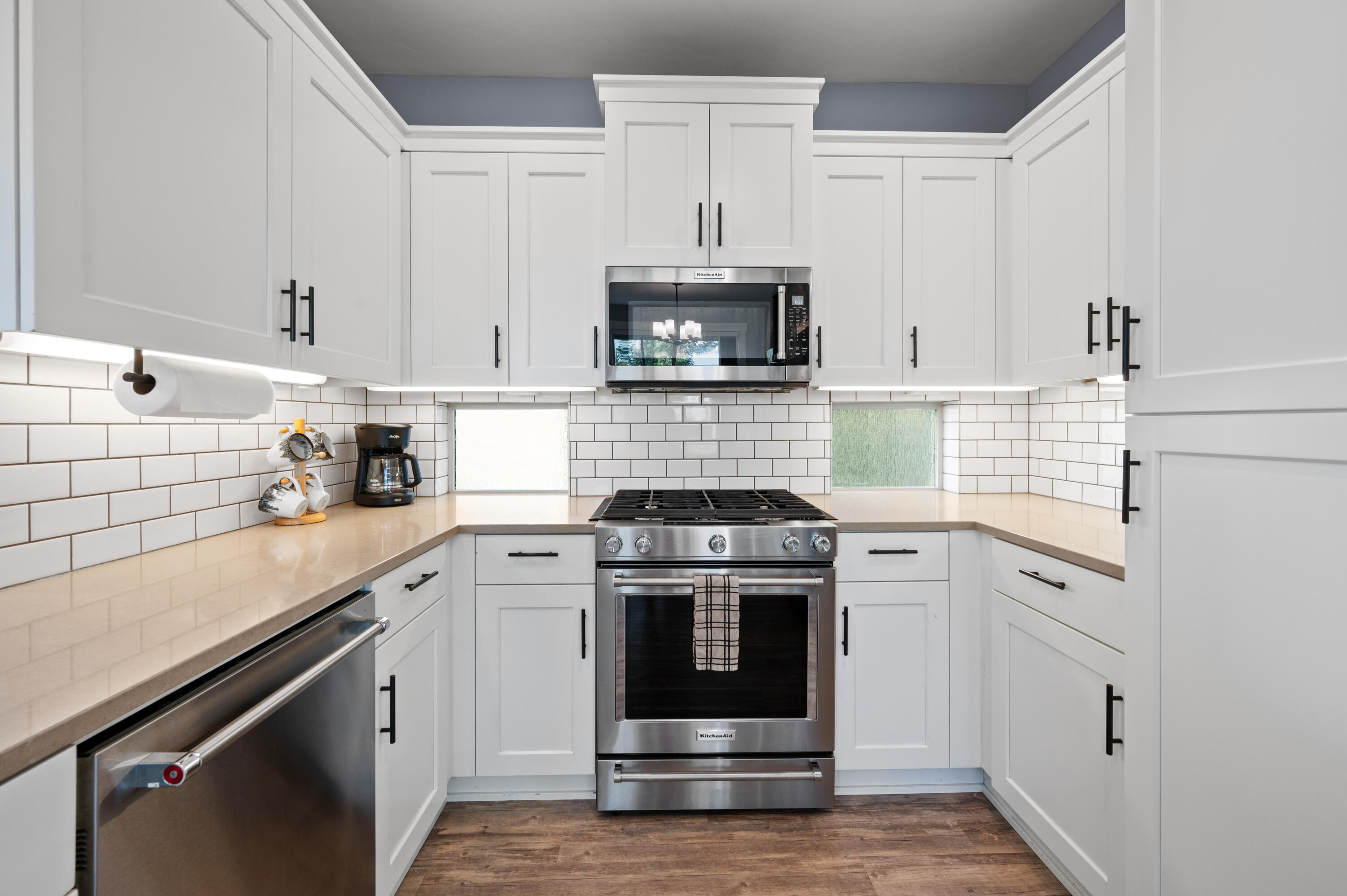 4392 SW Canal Boulevard