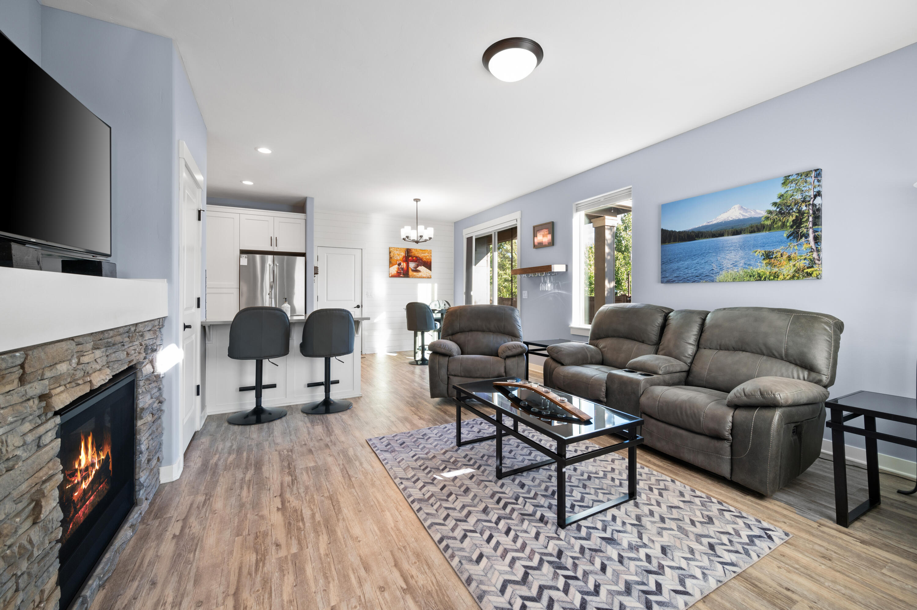 4392 SW Canal Boulevard